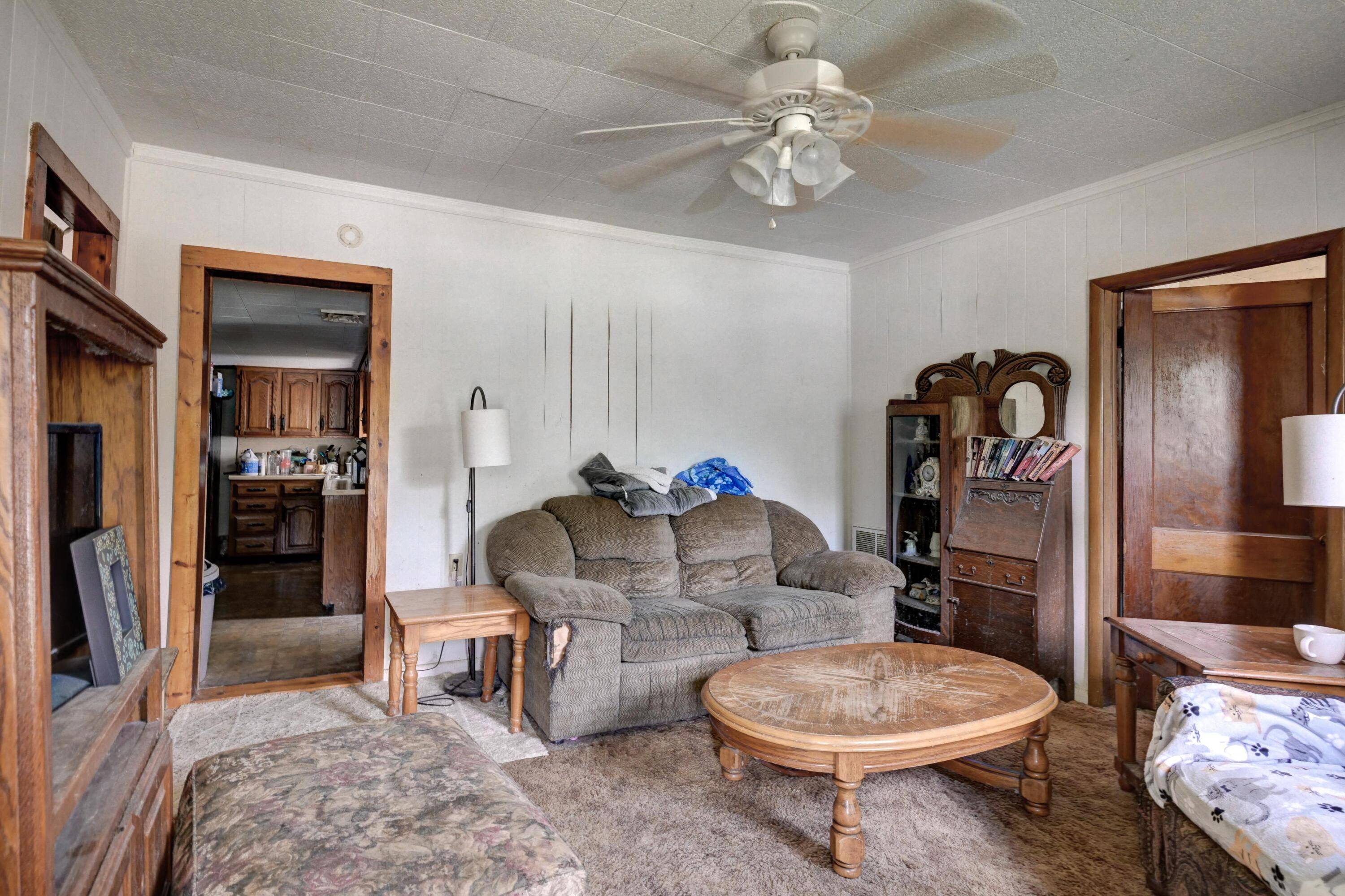 Sarcoxie, MO 64862,712 Joplin ST