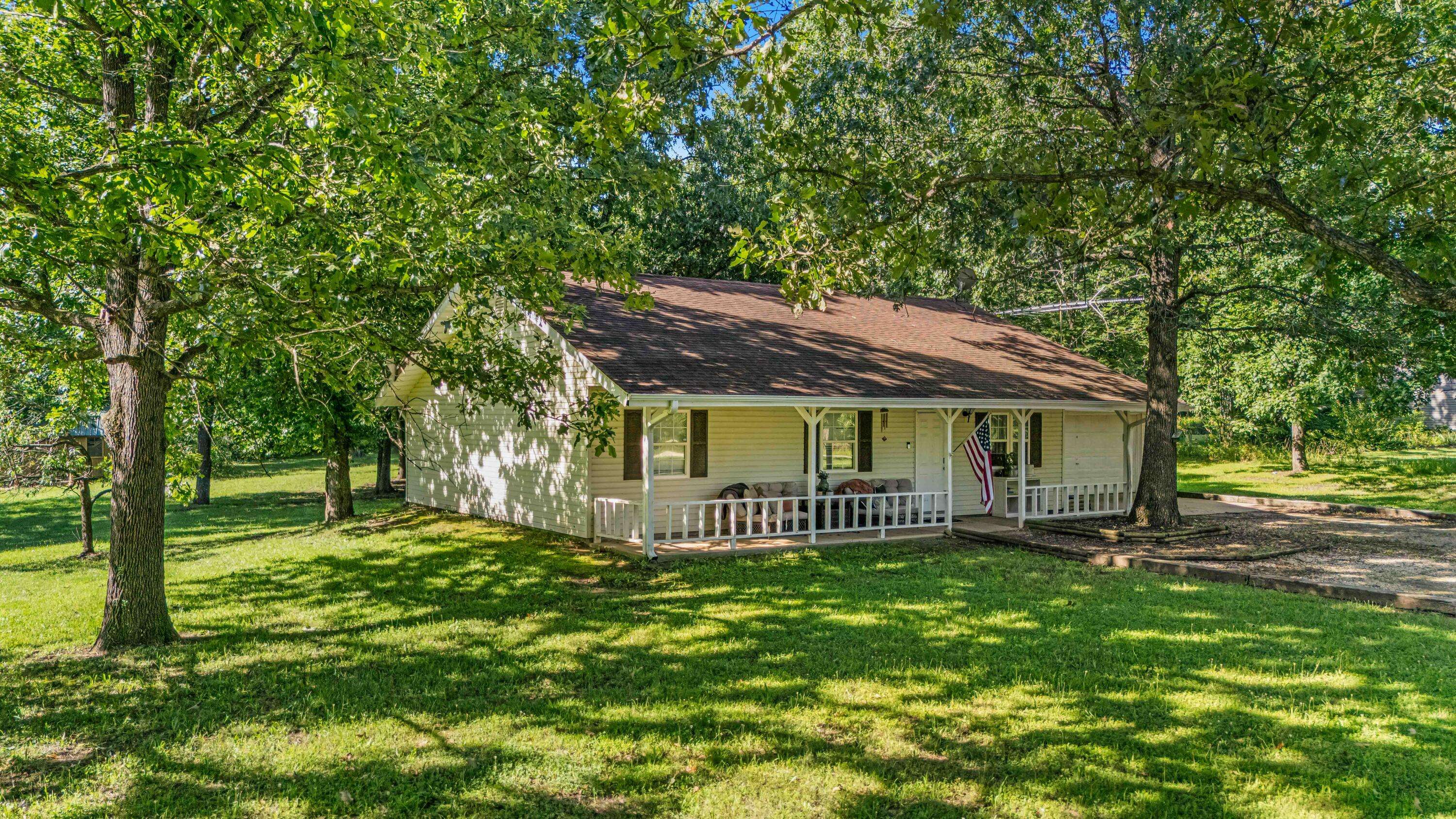 West Plains, MO 65775,5578 Private Road 1200