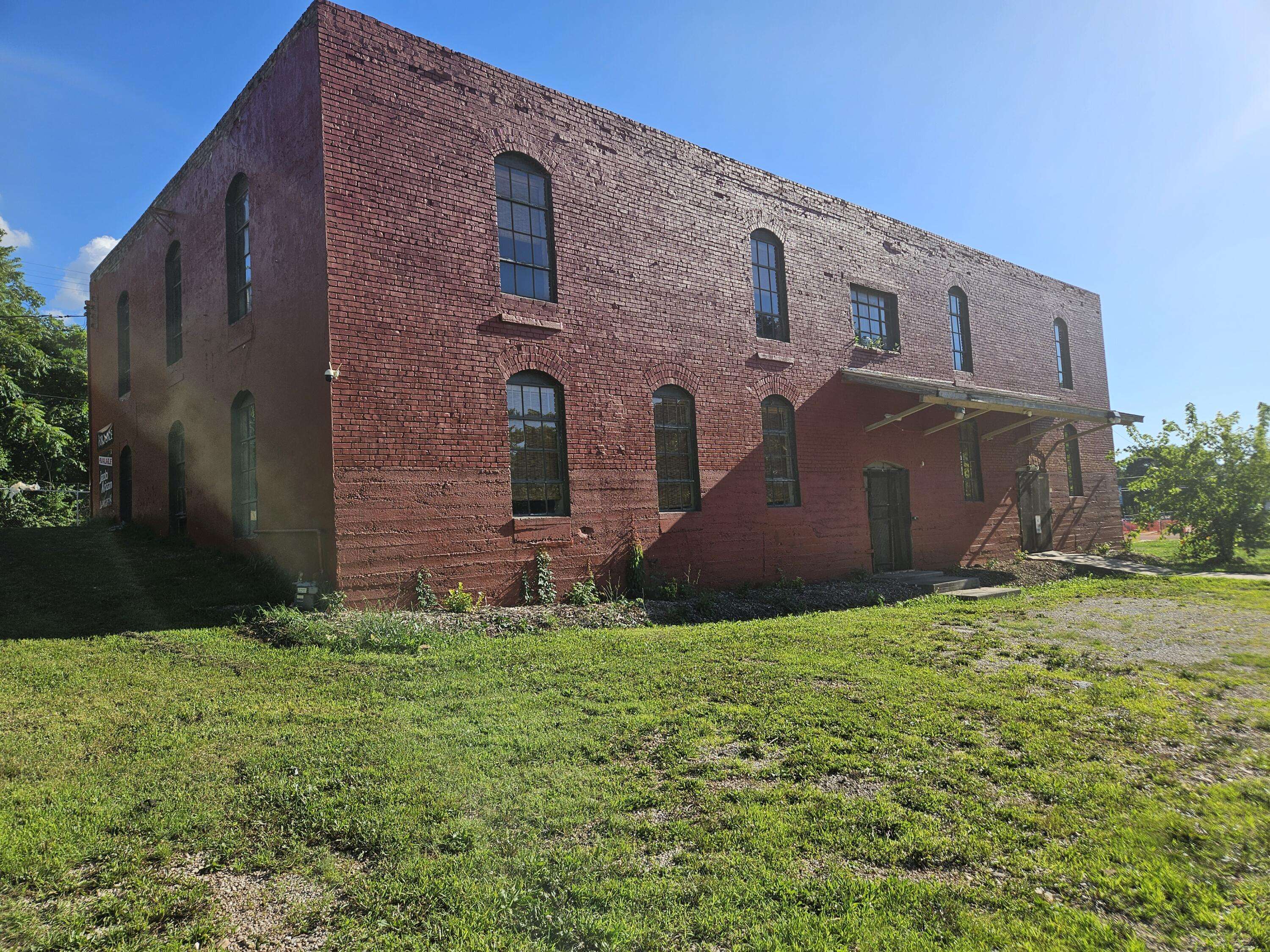Springfield, MO 65806,1303 W College ST
