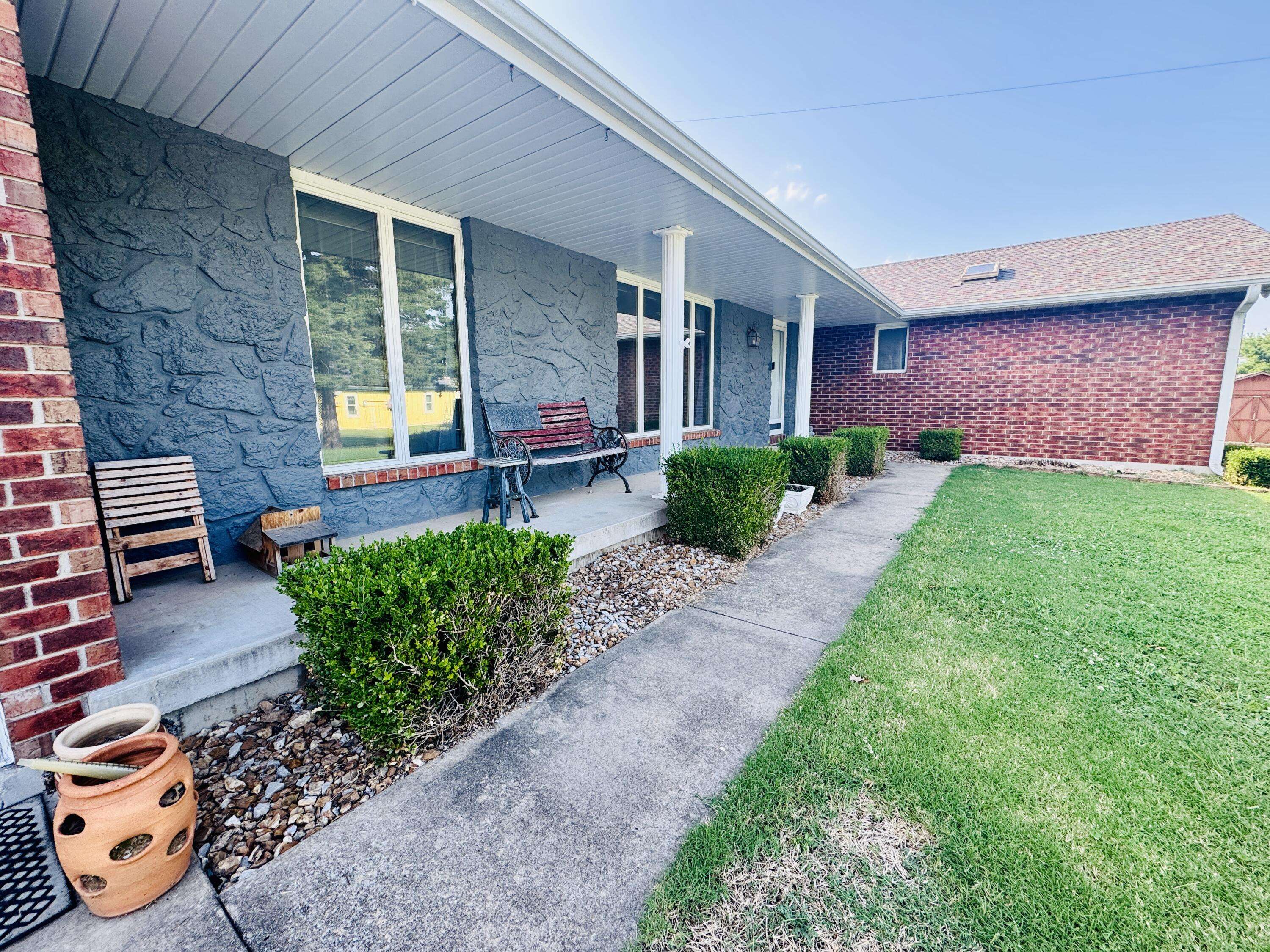 Stockton, MO 65785,1301 W Blair DR