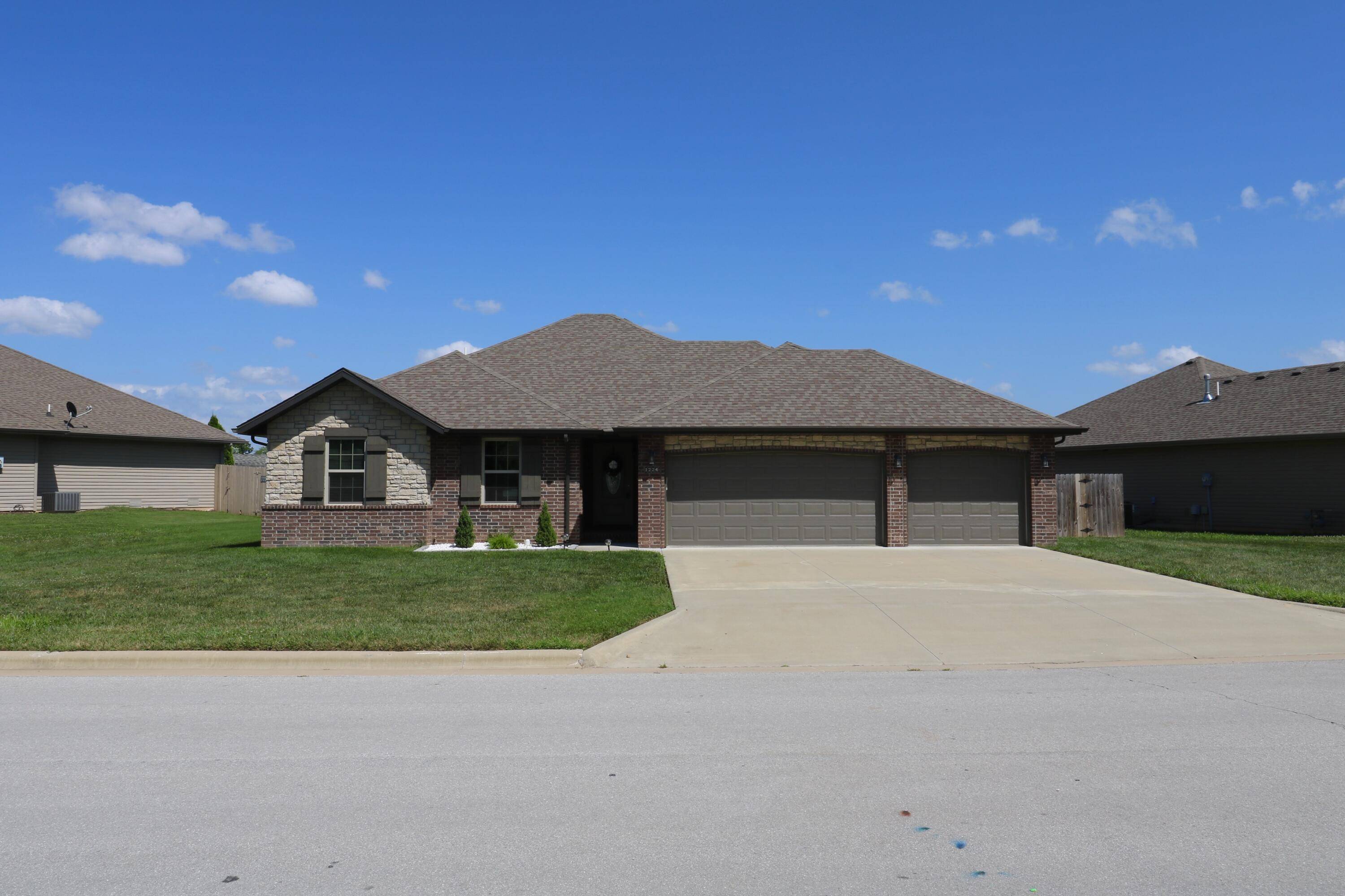 Springfield, MO 65802,1224 S Mulberry AVE