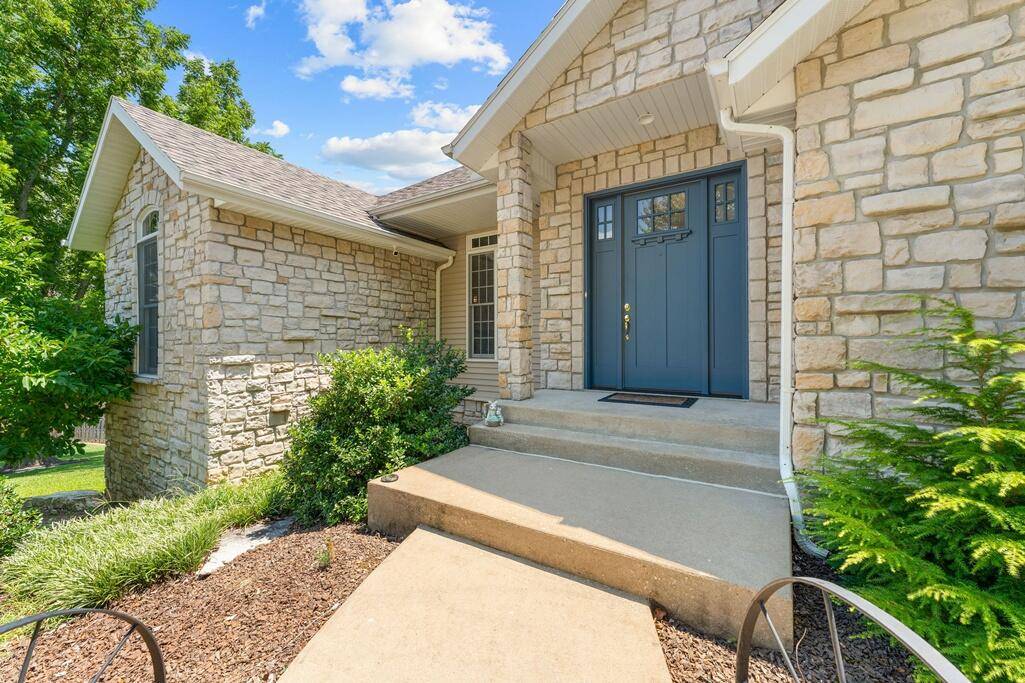 Walnut Shade, MO 65771,200 Whitetail DR