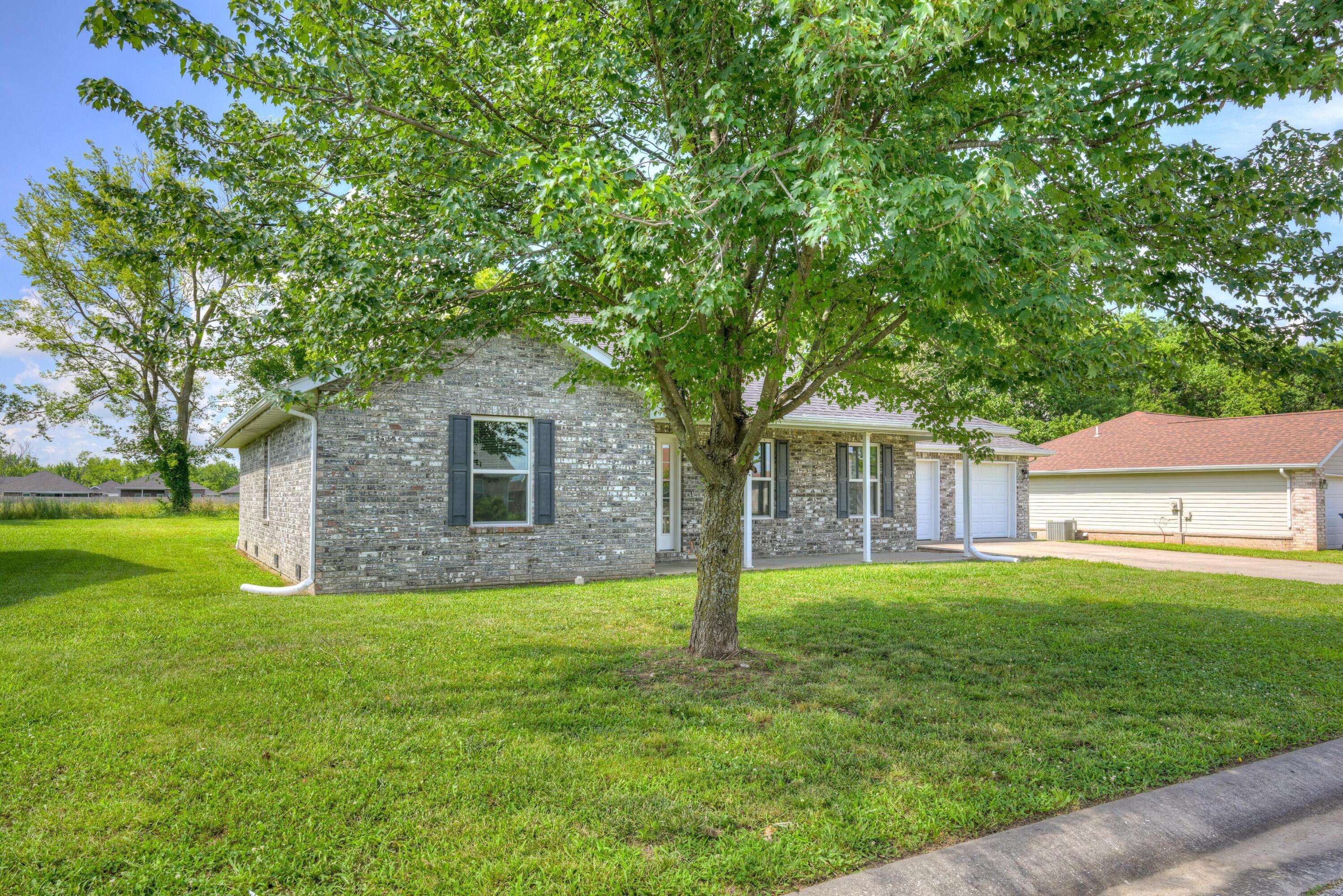 Carthage, MO 64836,1412 Wyndham LN