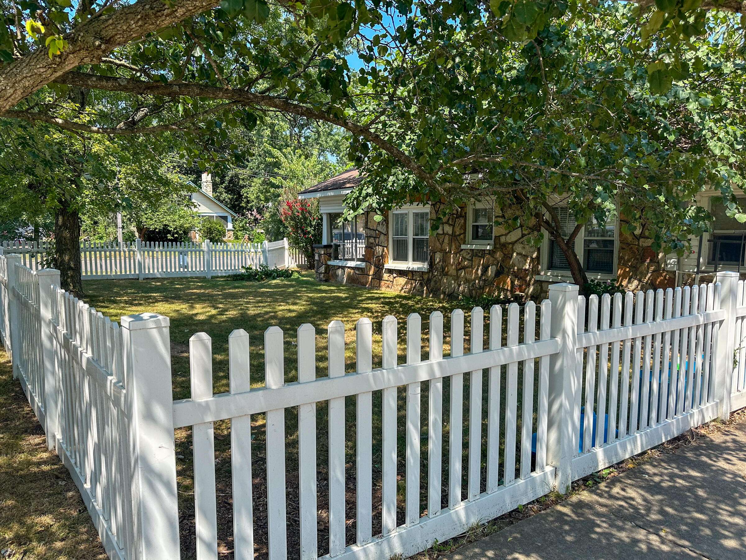 West Plains, MO 65775,220 Preacher Roe Boulevard