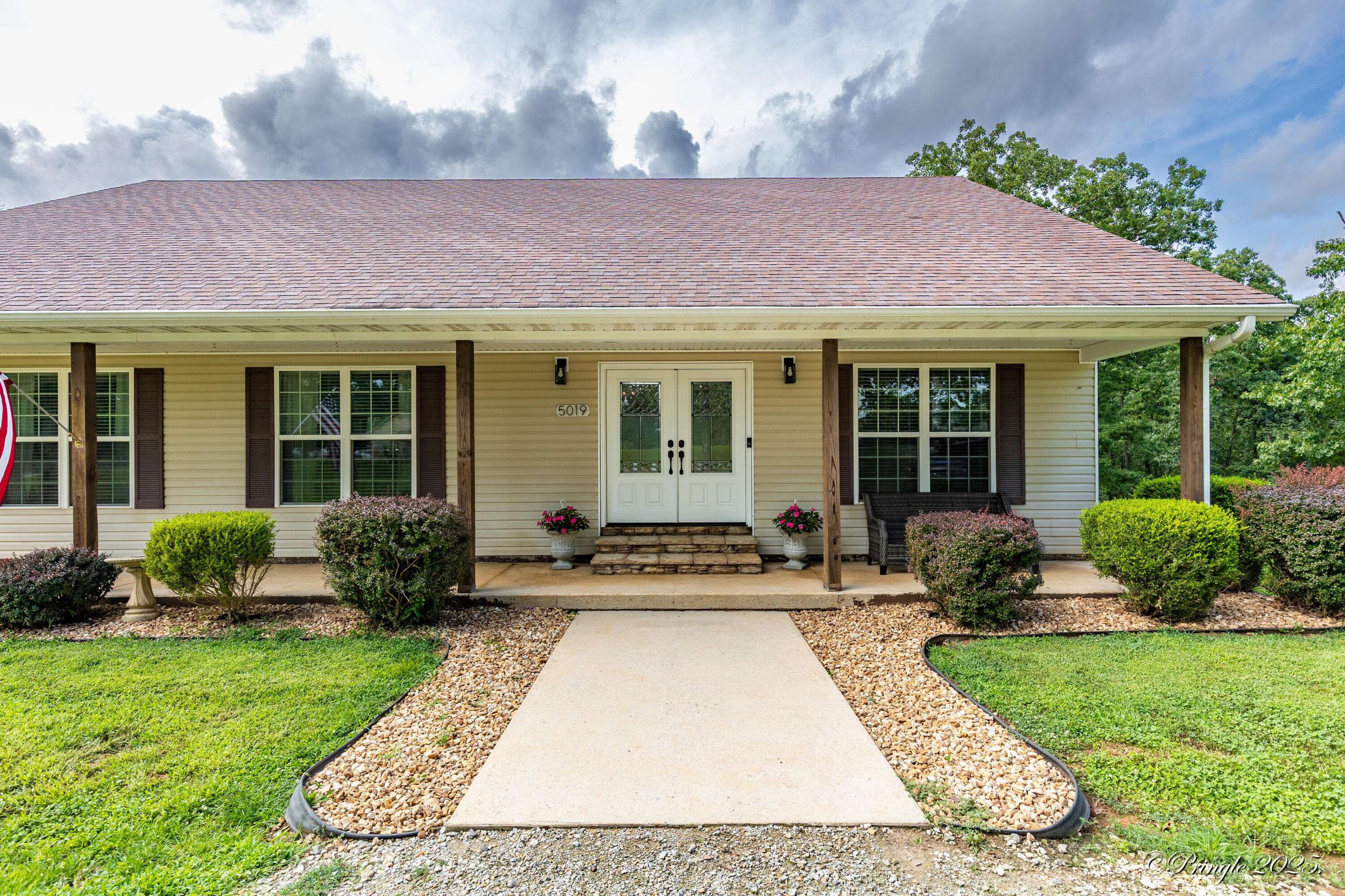 West Plains, MO 65775,5019 Private Road 8948
