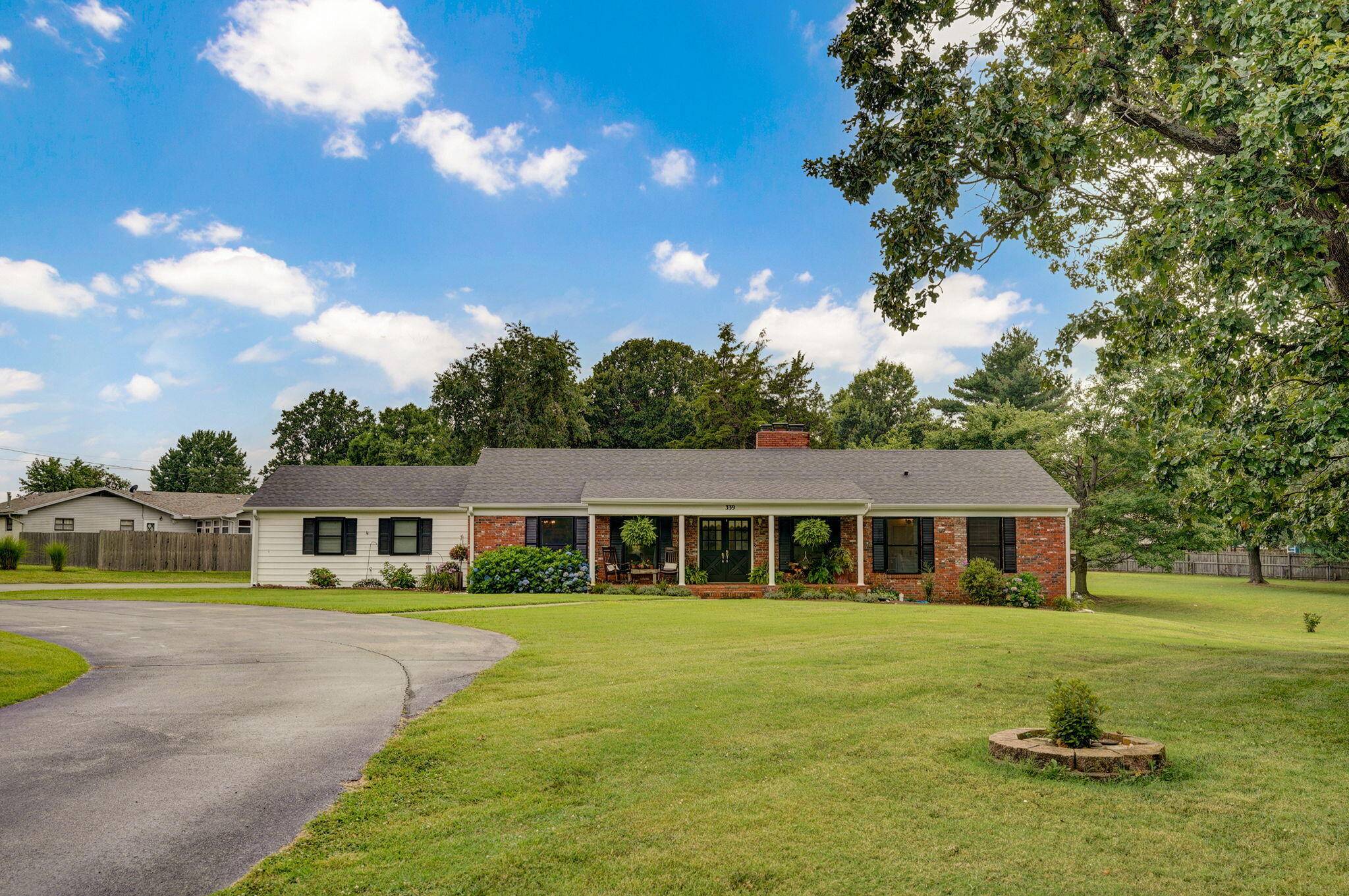 Monett, MO 65708,339 S Cedarbrook