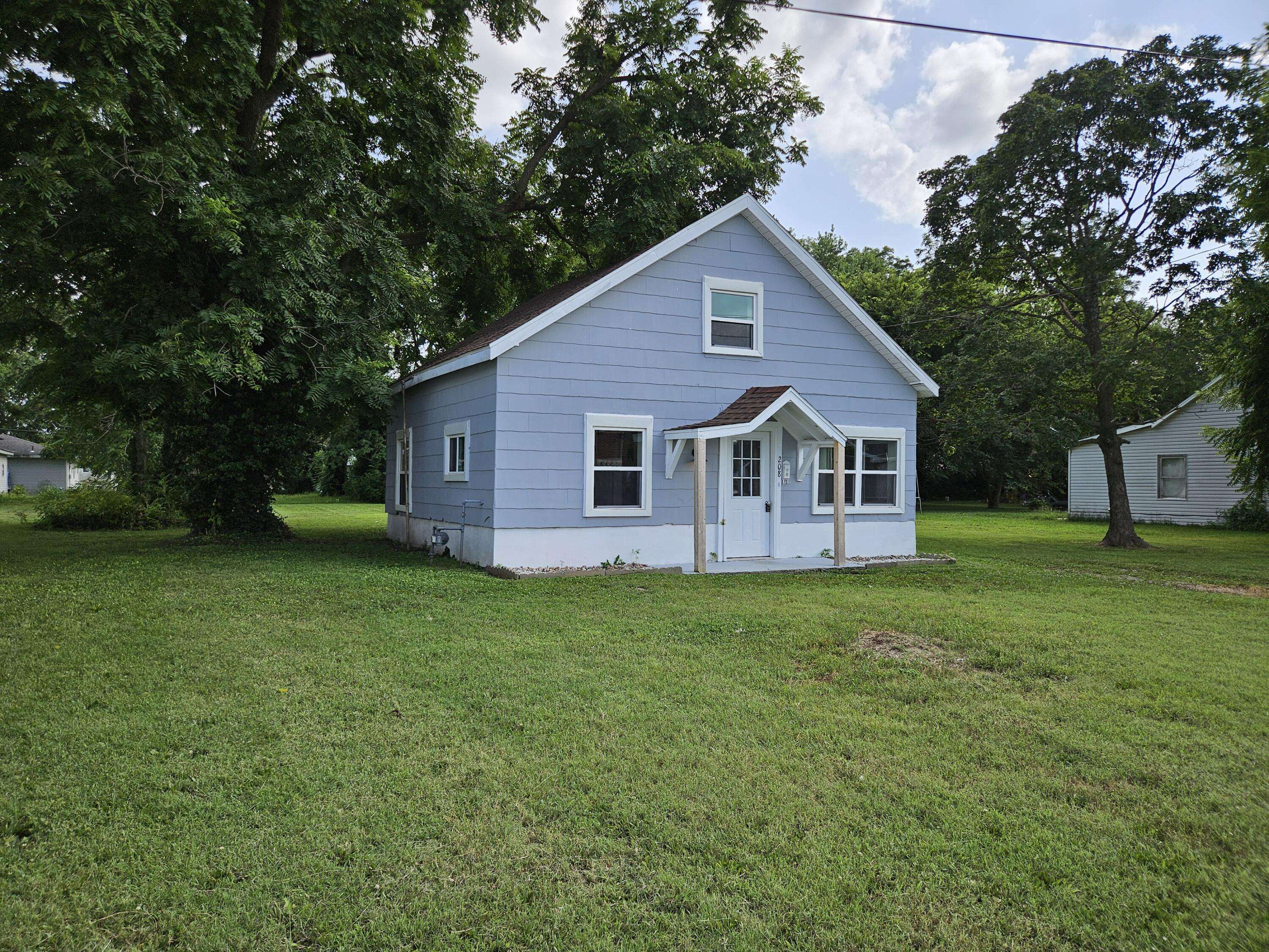 Mt Vernon, MO 65712,208 W Sloan AVE