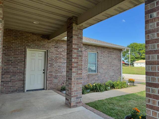 Everton, MO 65646,515 N Dalton ST
