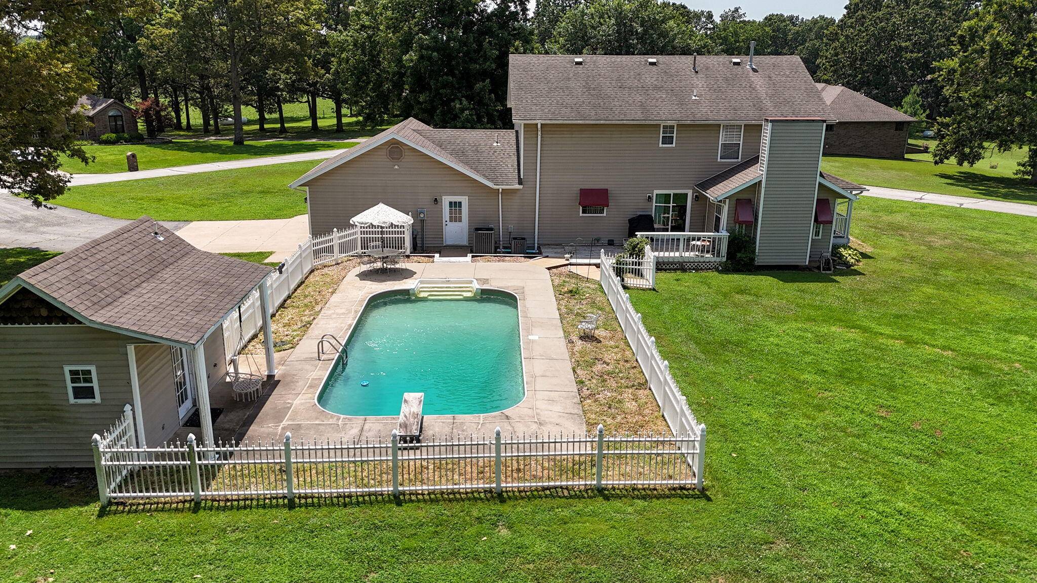 Mt Vernon, MO 65712,1352 Deer Lane