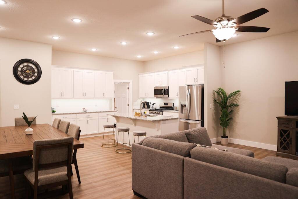 Ozark, MO 65721,2489 Athens ST