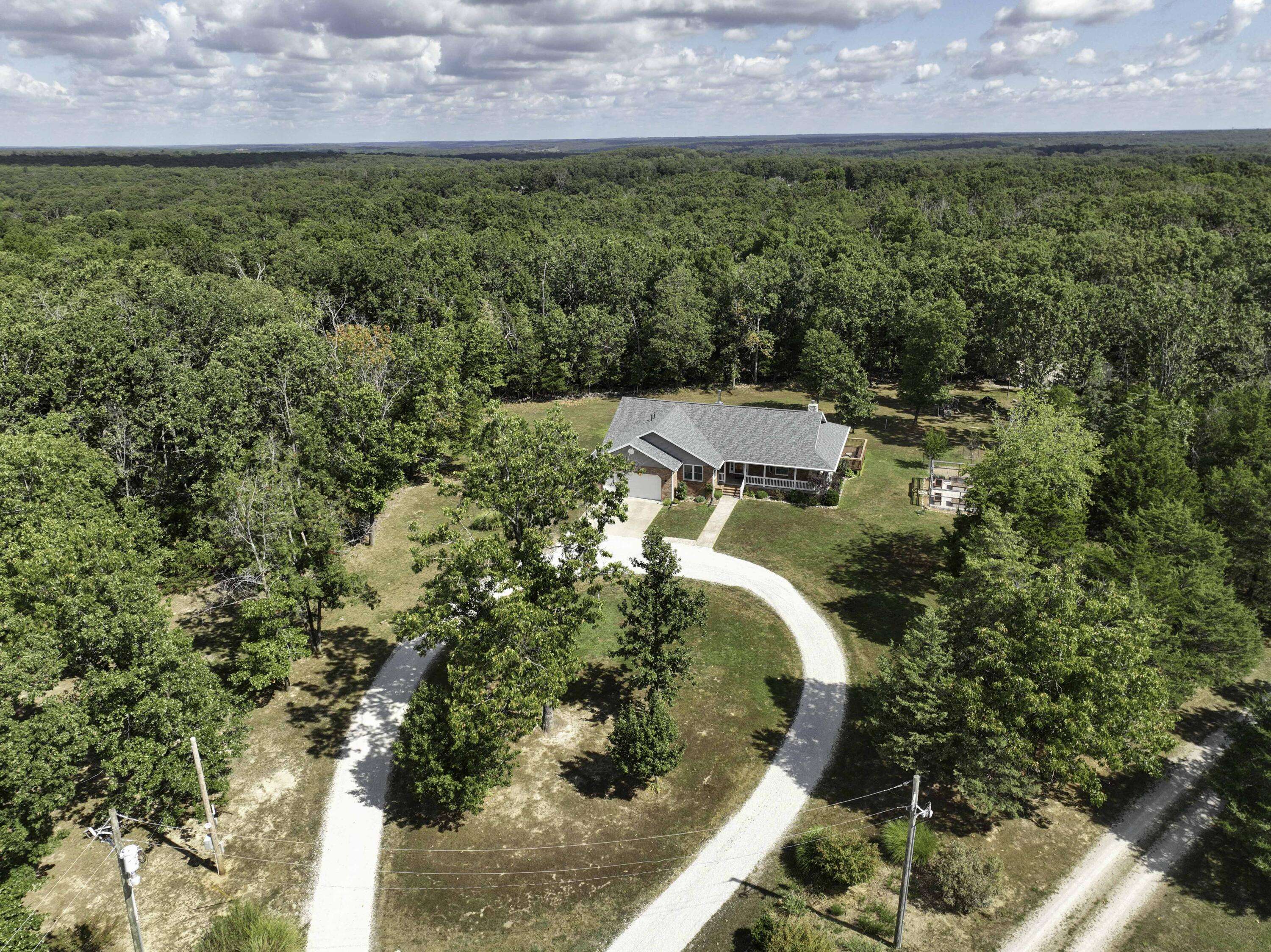 Marshfield, MO 65706,444 Sweetbriar DR