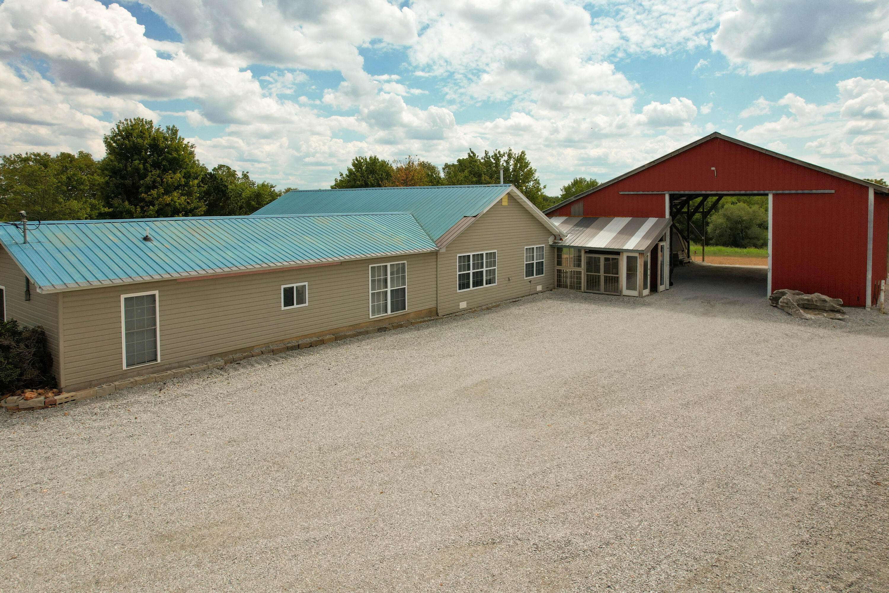 Clever, MO 65631,1510 Mount Carmel RD