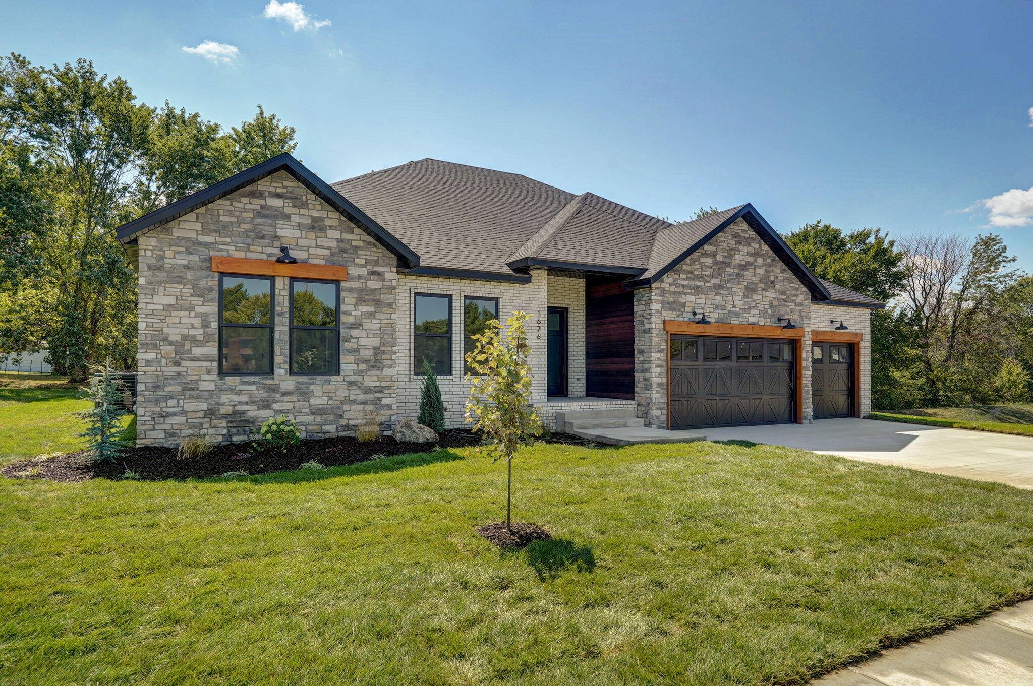 Ozark, MO 65721,1676 E Cobblestone DR