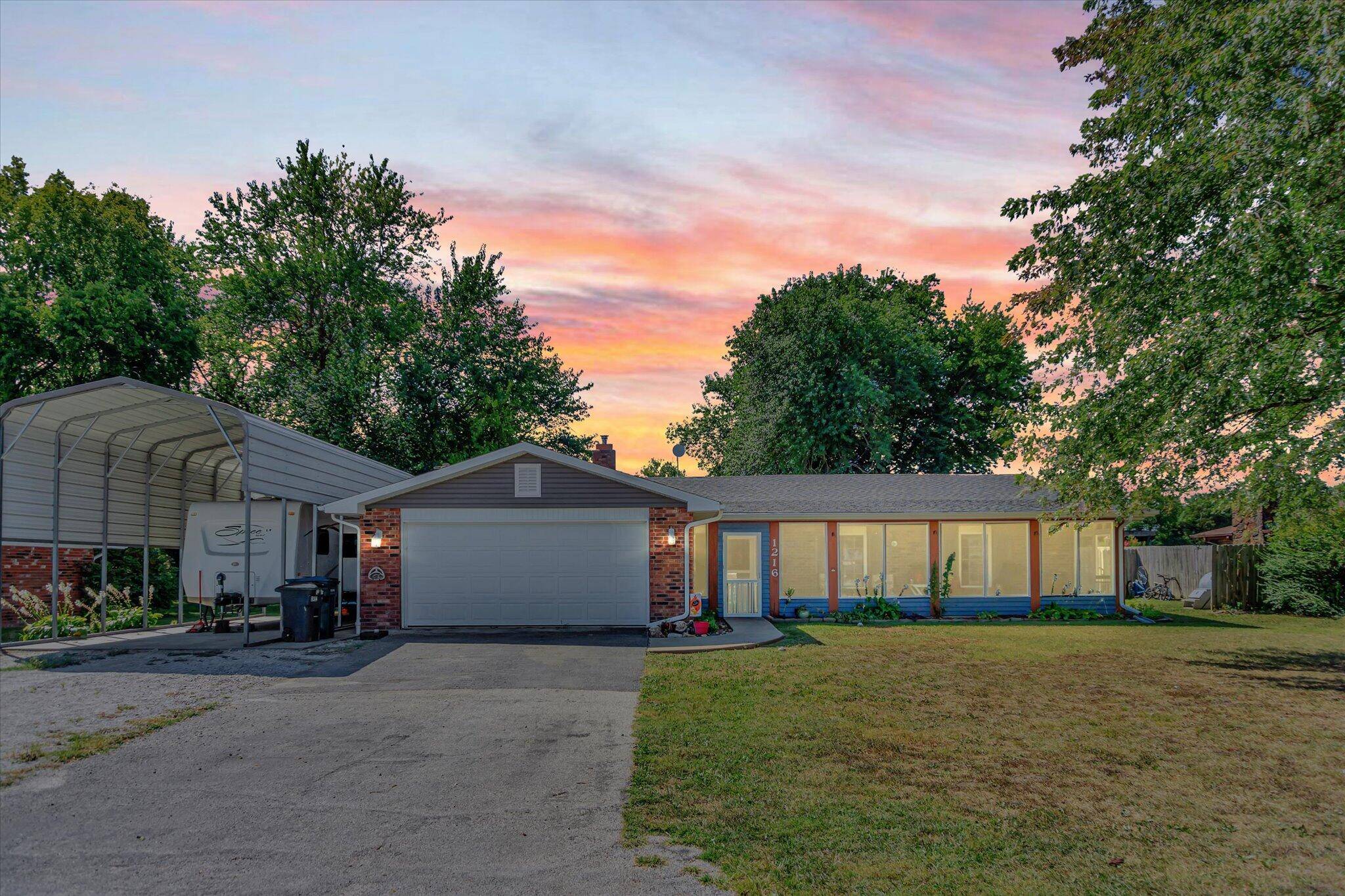 Bolivar, MO 65613,1216 Charlene DR