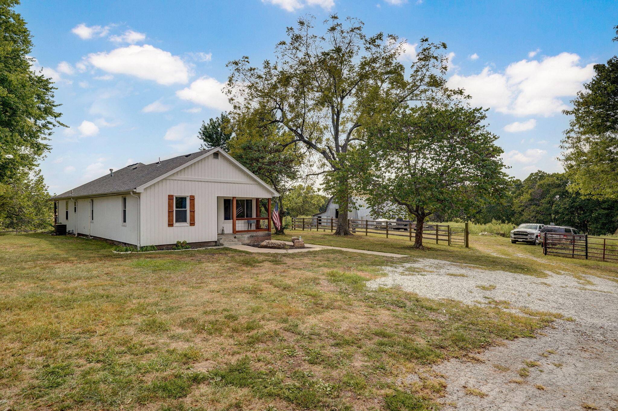 Crane, MO 65633,679 Walnut Shade RD