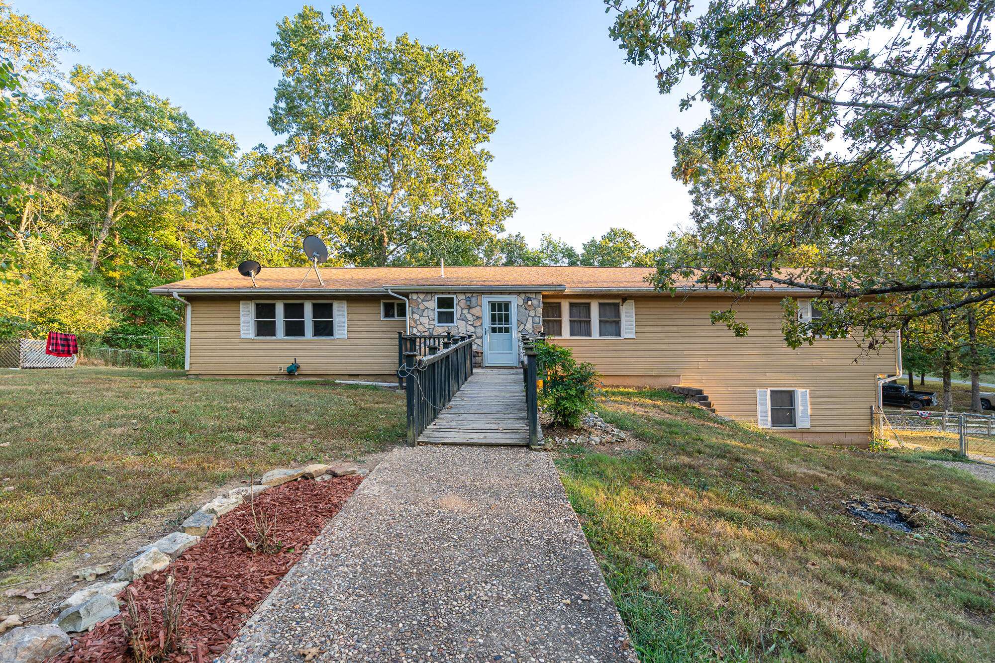 West Plains, MO 65775,9888 County Road 8490