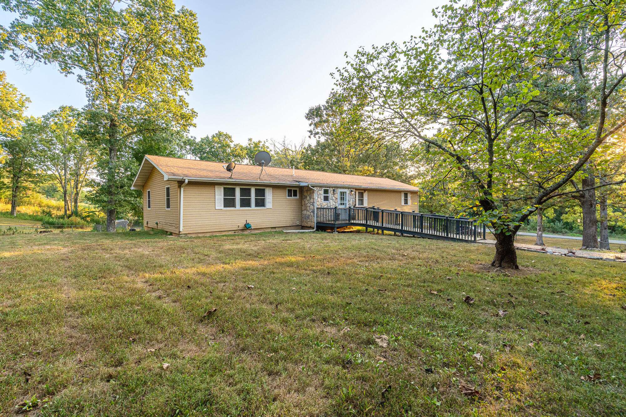 West Plains, MO 65775,9888 County Road 8490