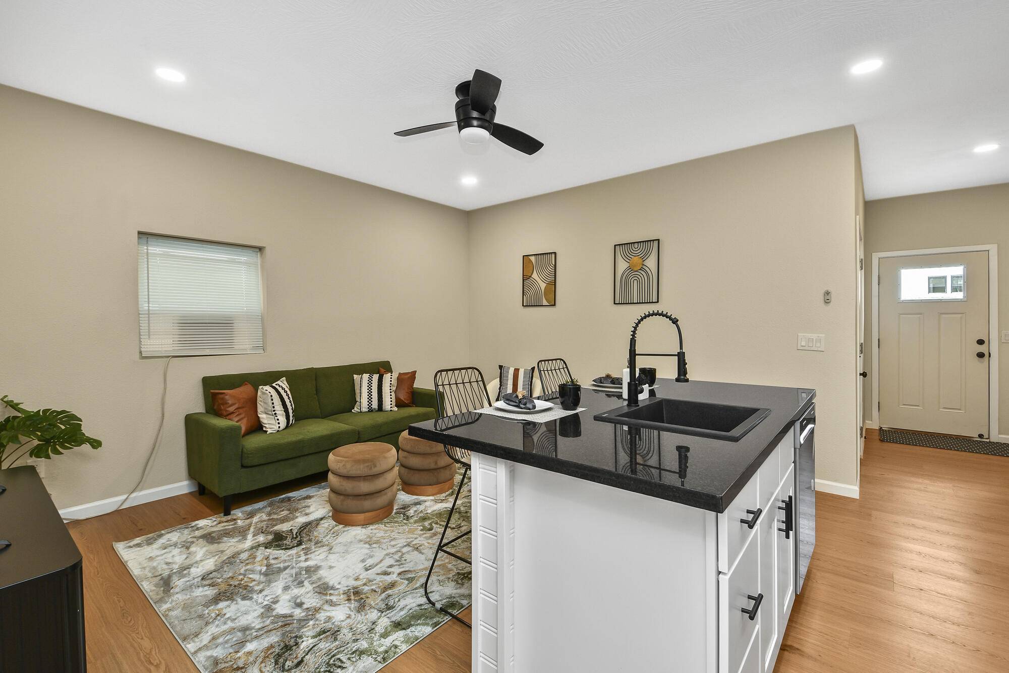 Springfield, MO 65803,1220 E Pacific ST #3a