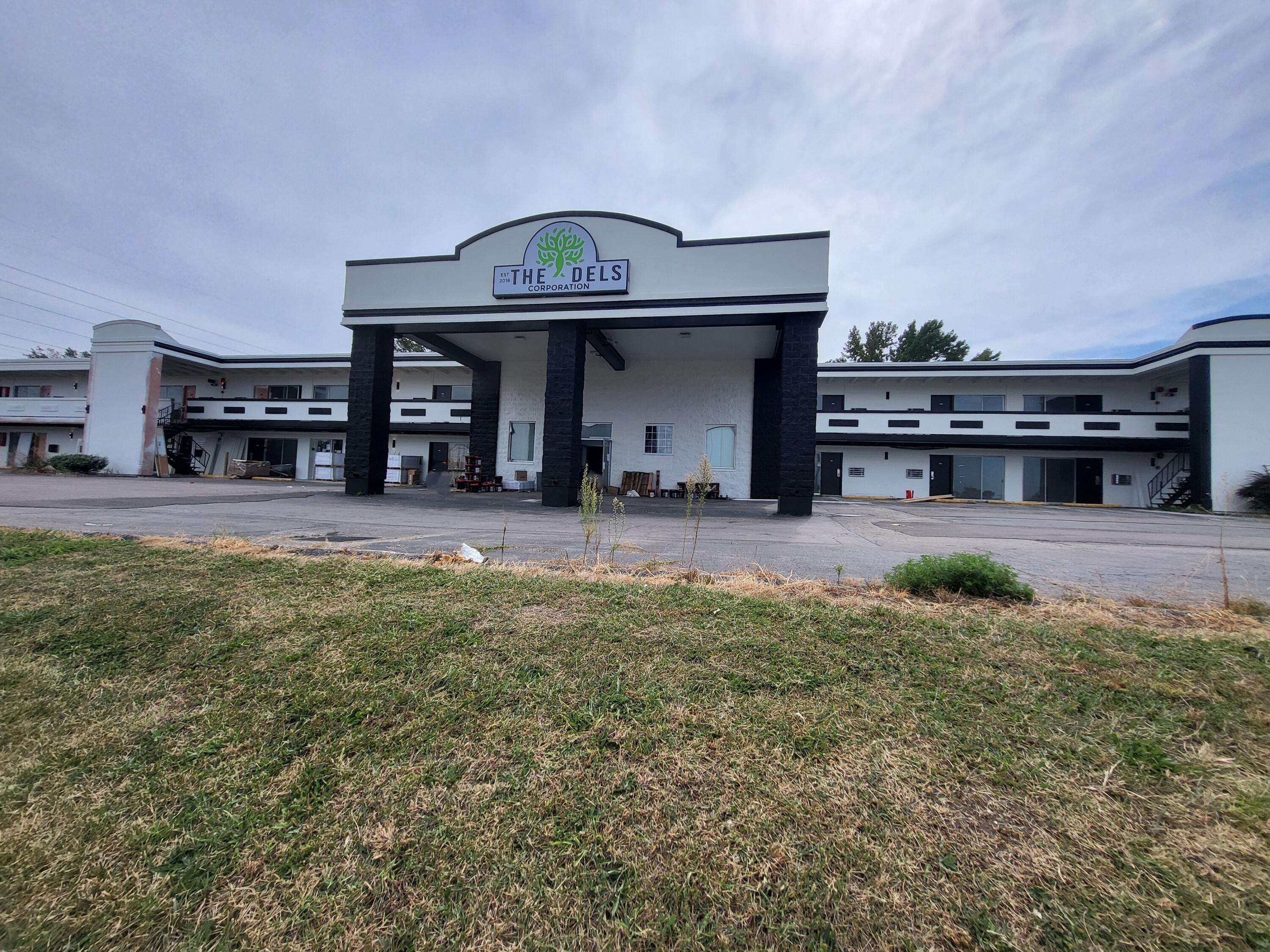 Florissant, MO 63033,7350 N Hanley RD