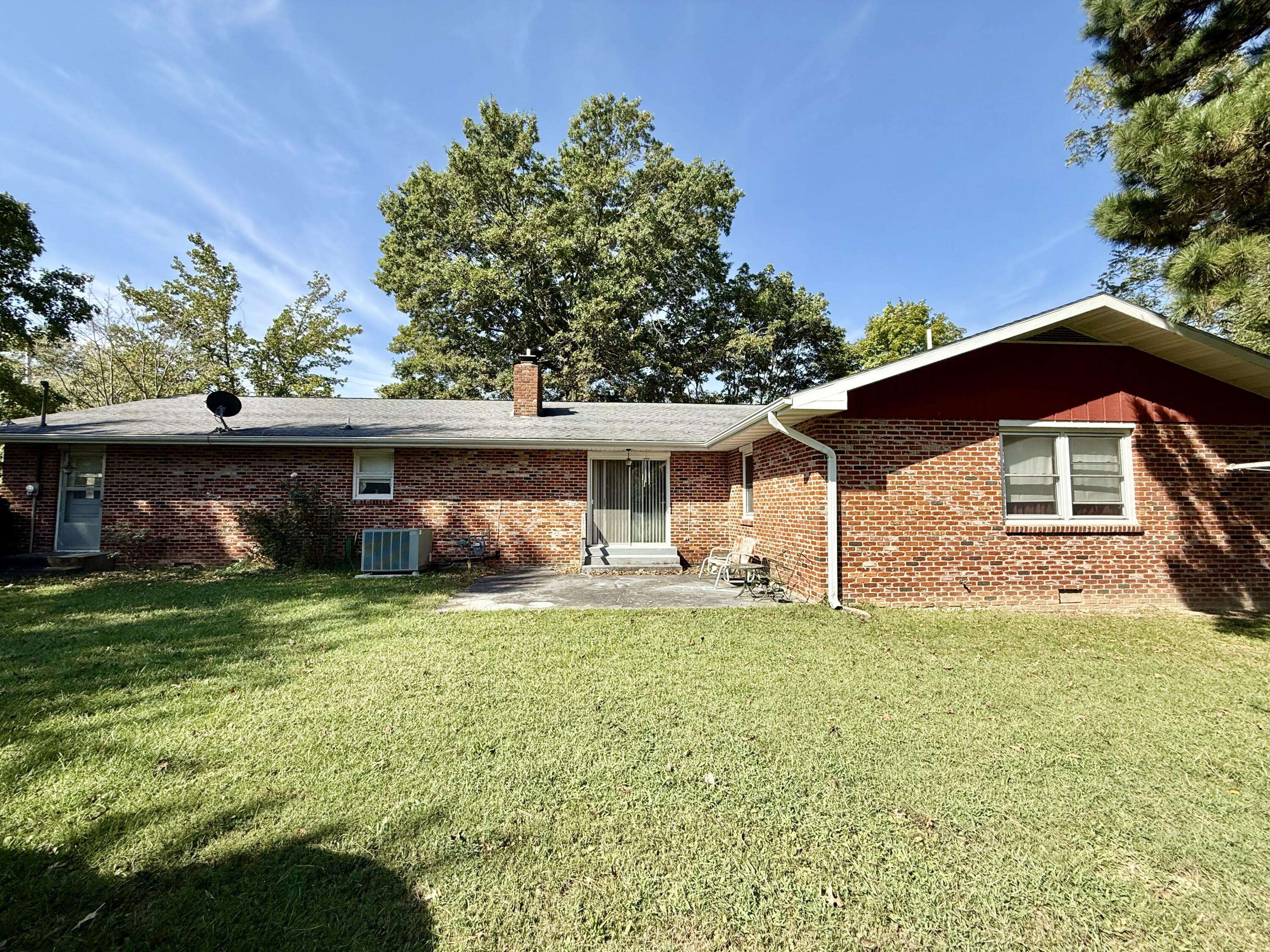 Mountain Grove, MO 65711,902 N Hovis ST