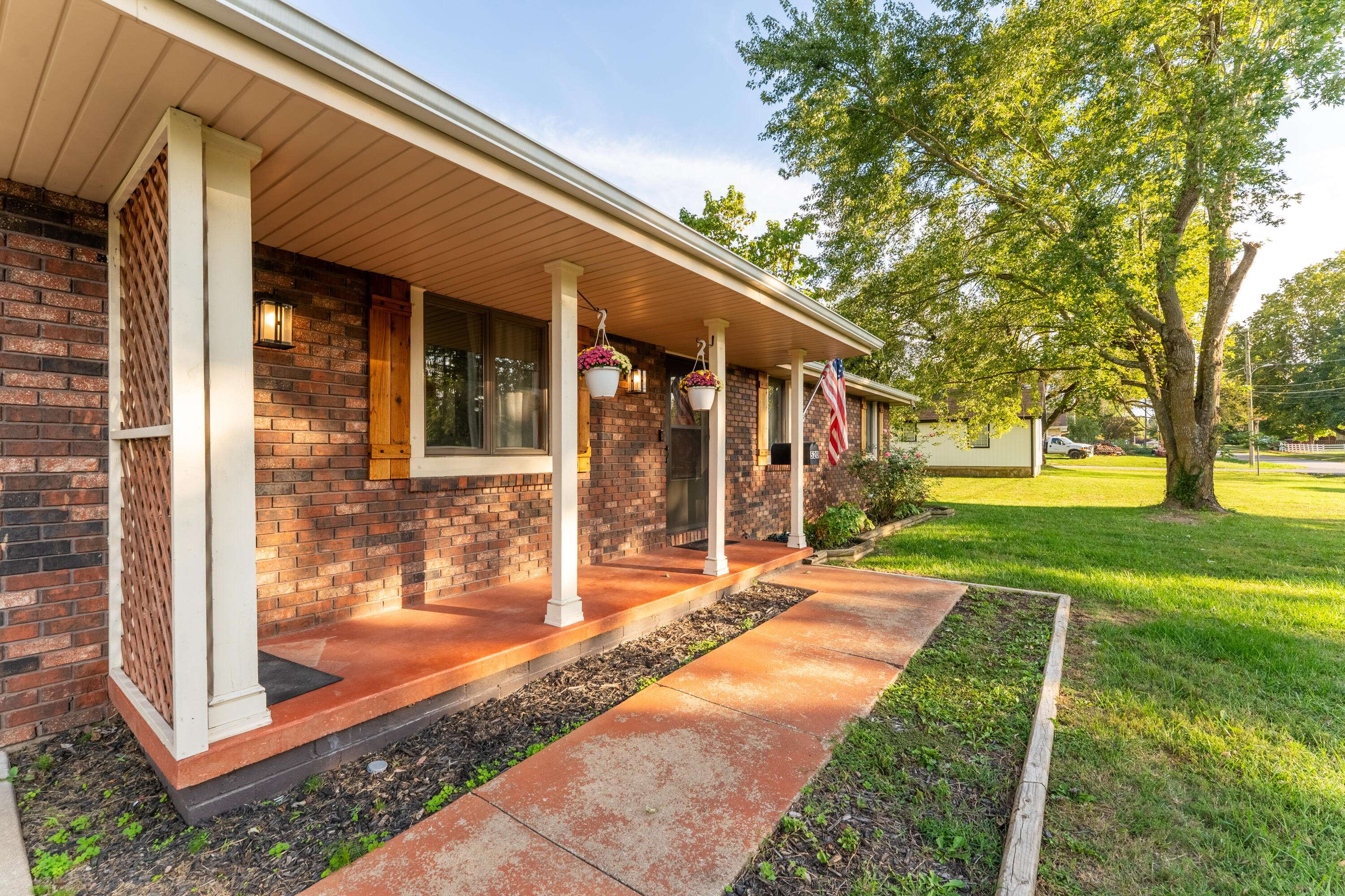 Republic, MO 65738,520 N College AVE