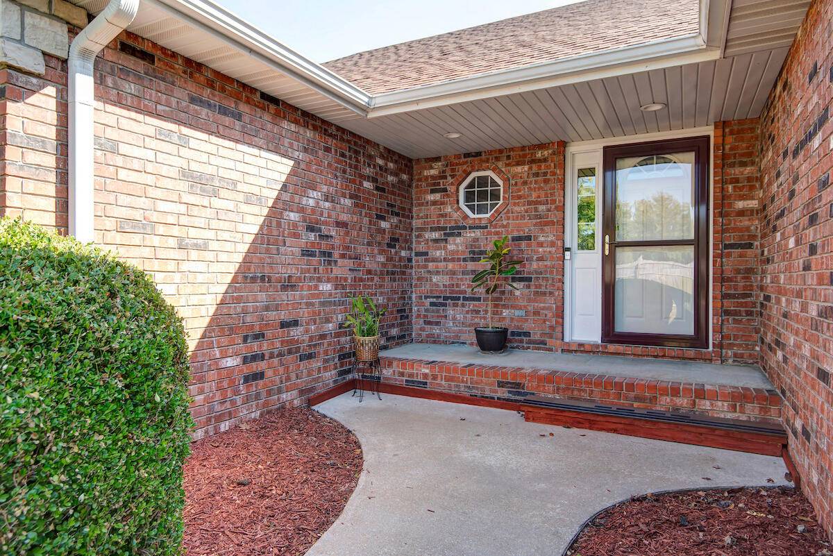 Clever, MO 65631,452 Royal LN