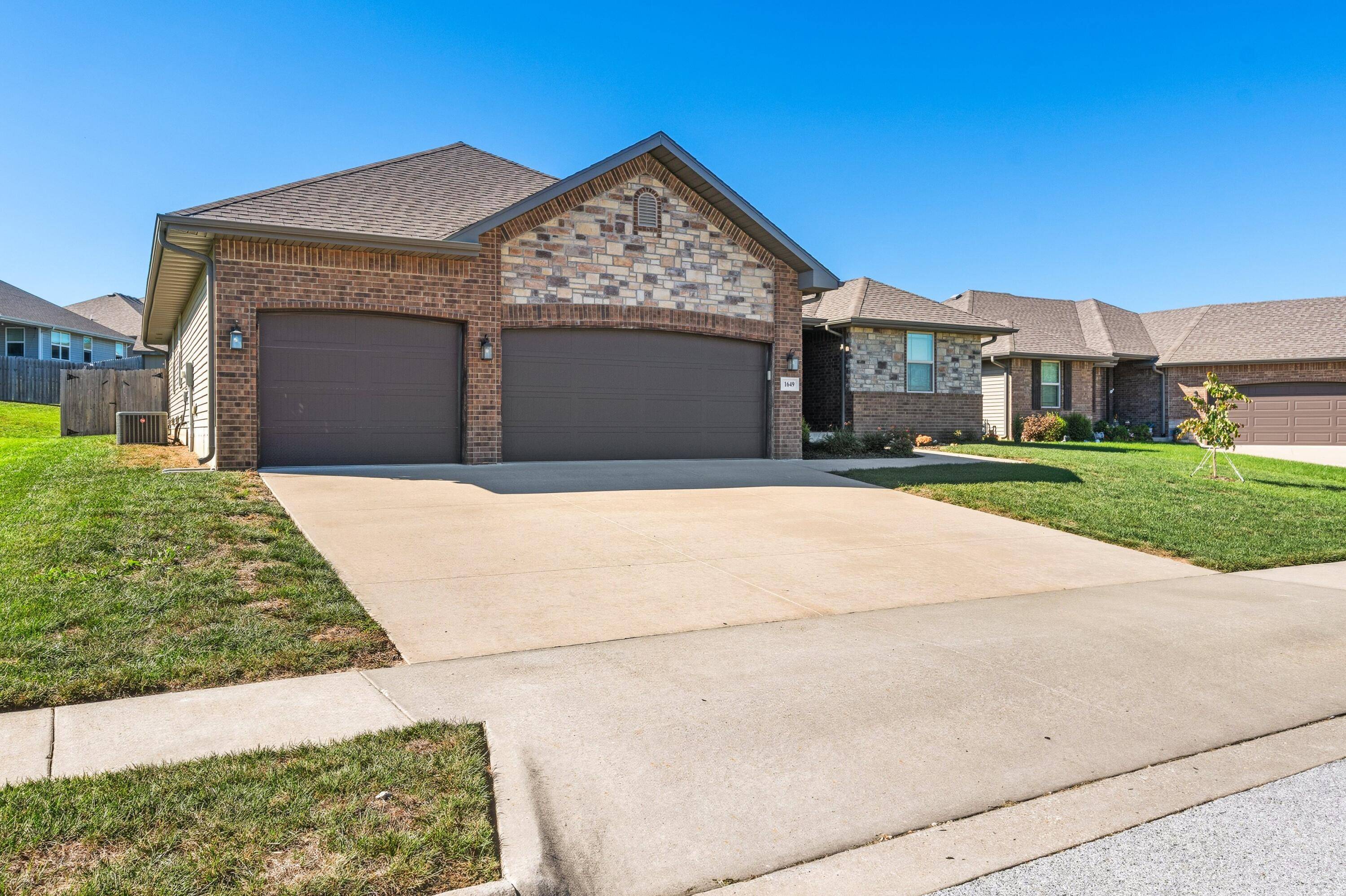 Nixa, MO 65714,1649 N Feather Crest DR