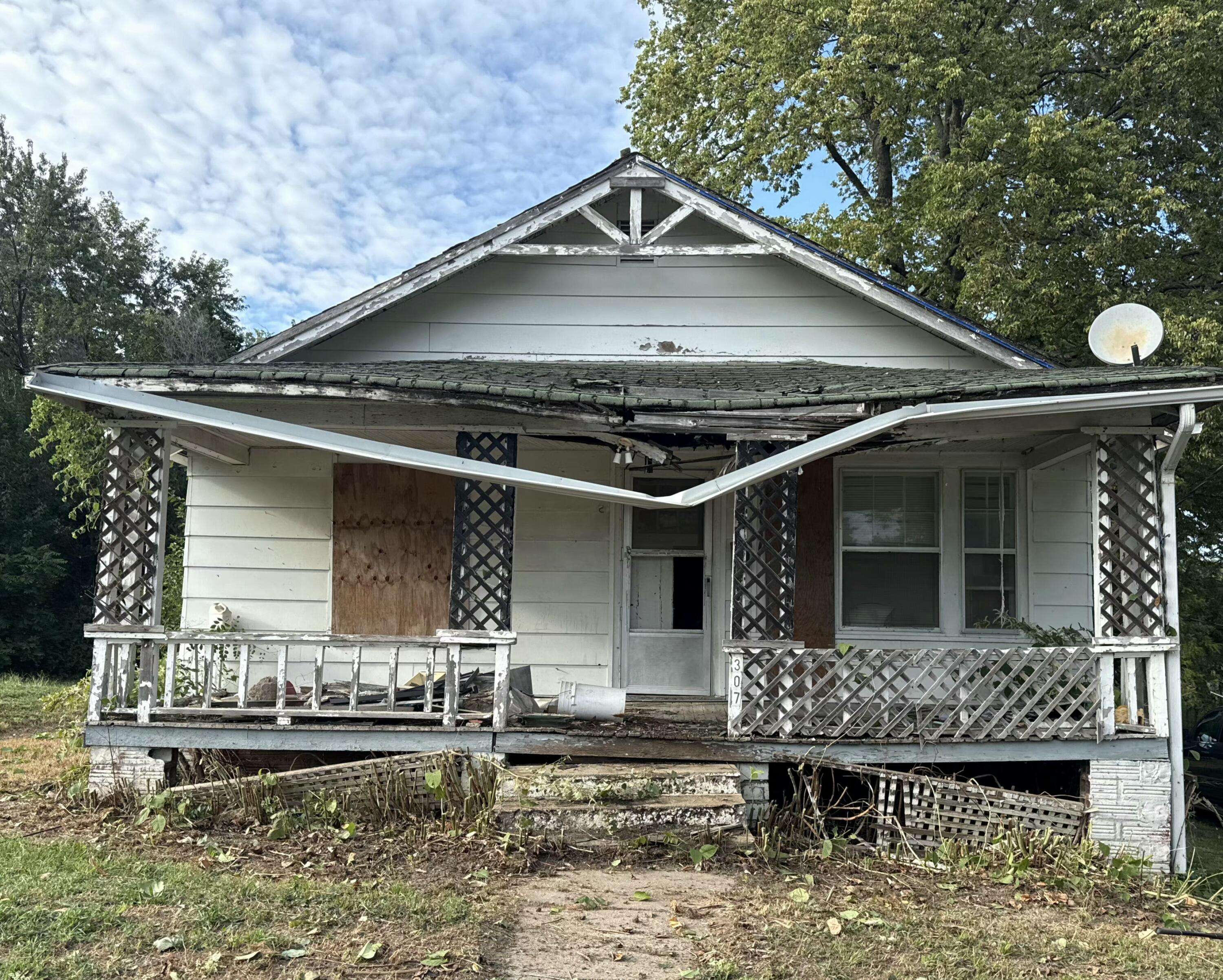 Carrollton, MO 64633,307 E Benton ST