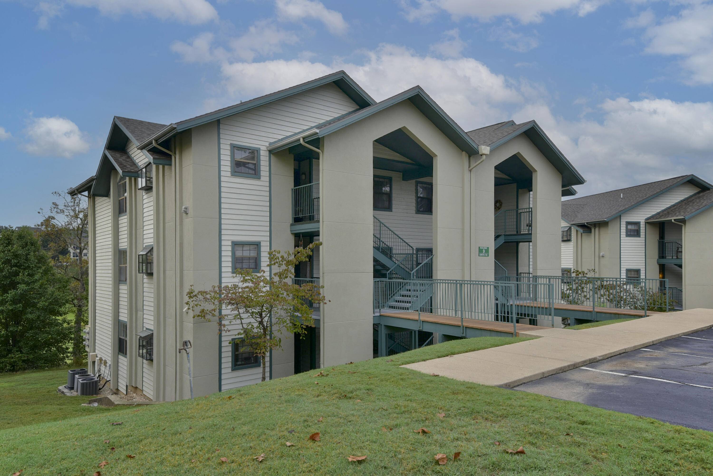 Branson, MO 65616,2700 Green Mountain DR #2