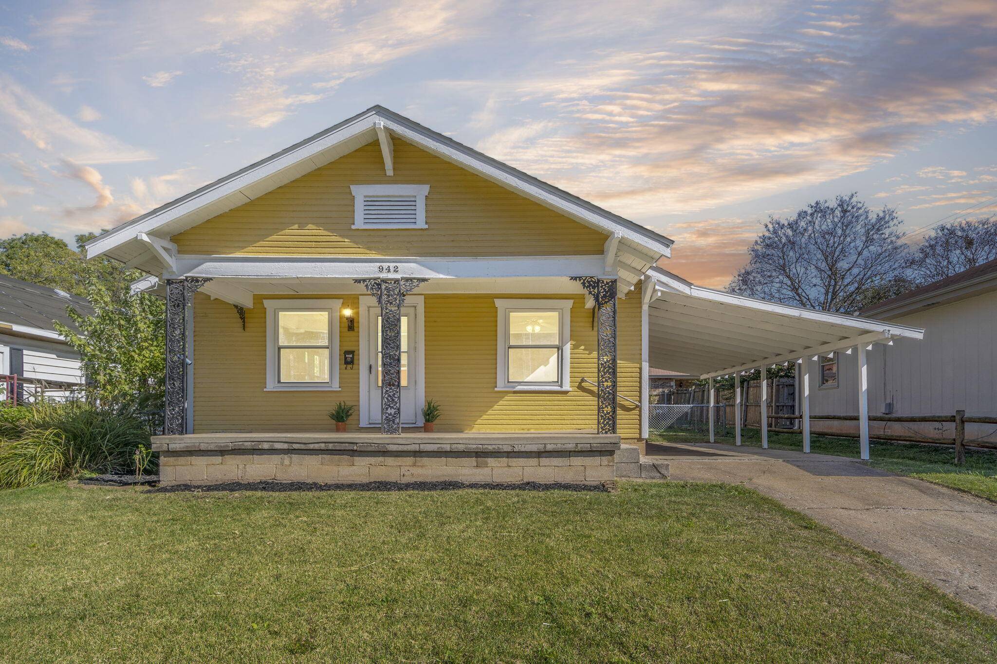 Springfield, MO 65806,942 S Market AVE