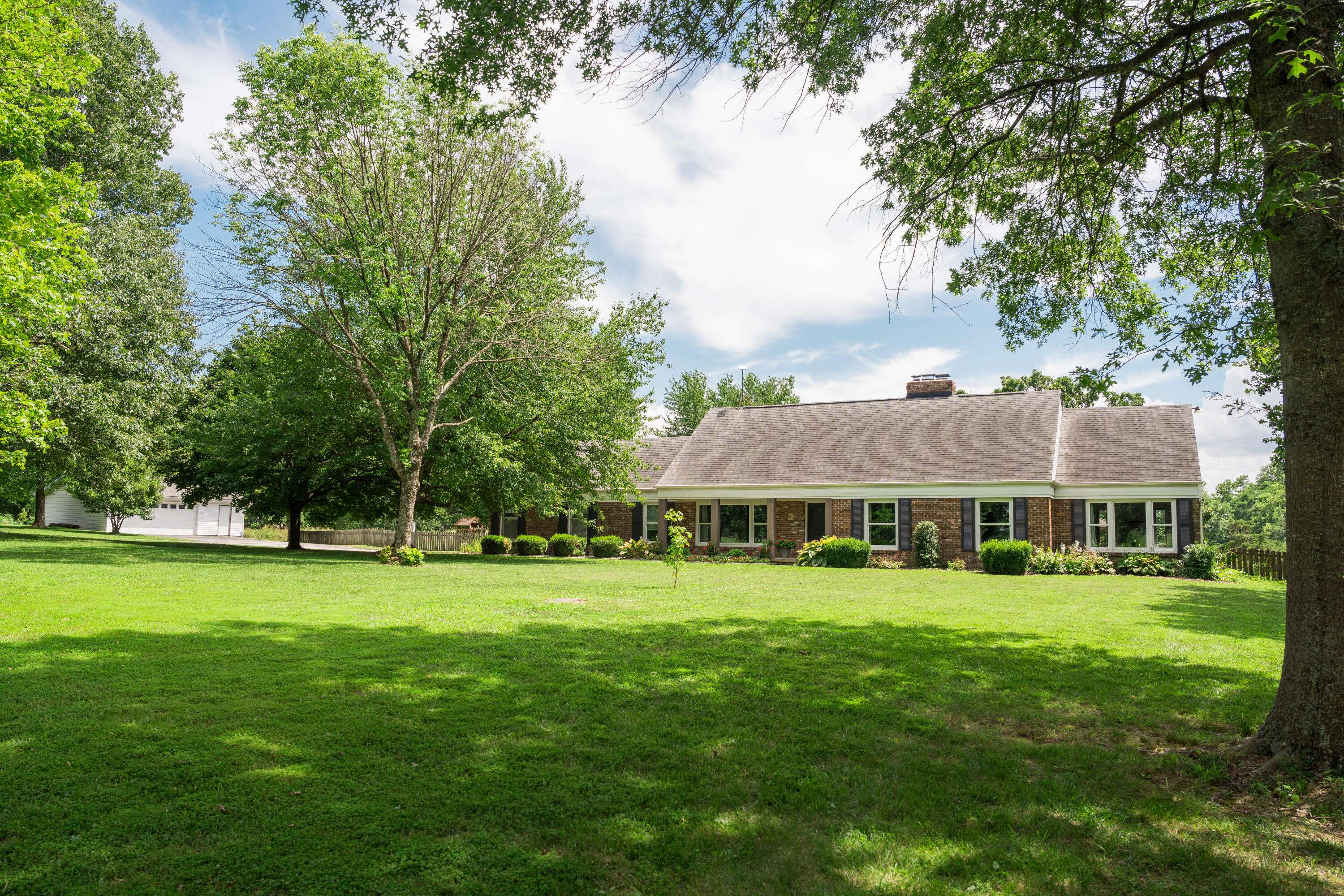 Springfield, MO 65802,5724 E Farm Road 132