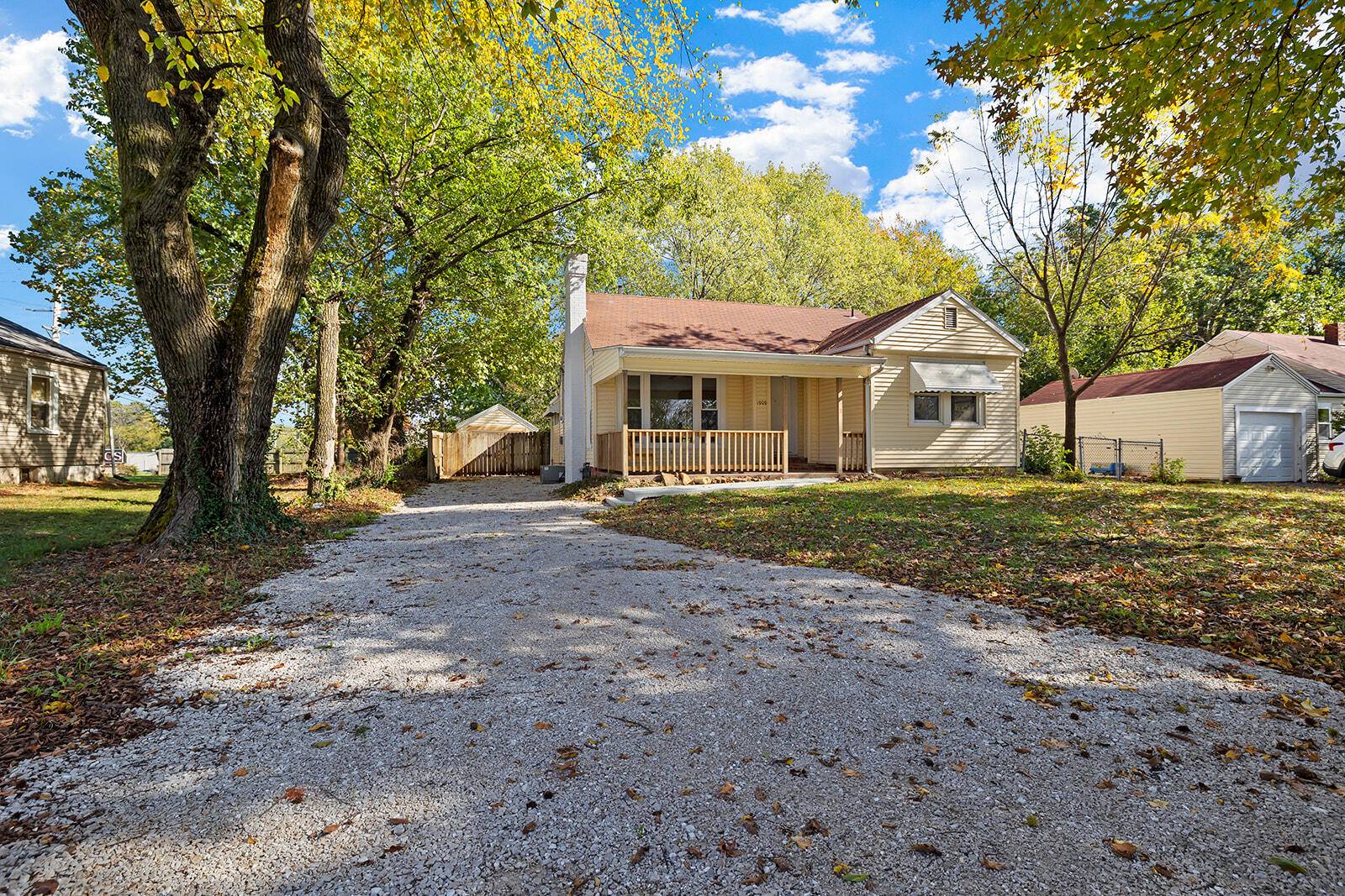 Springfield, MO 65802,1909 E Cherry St CT