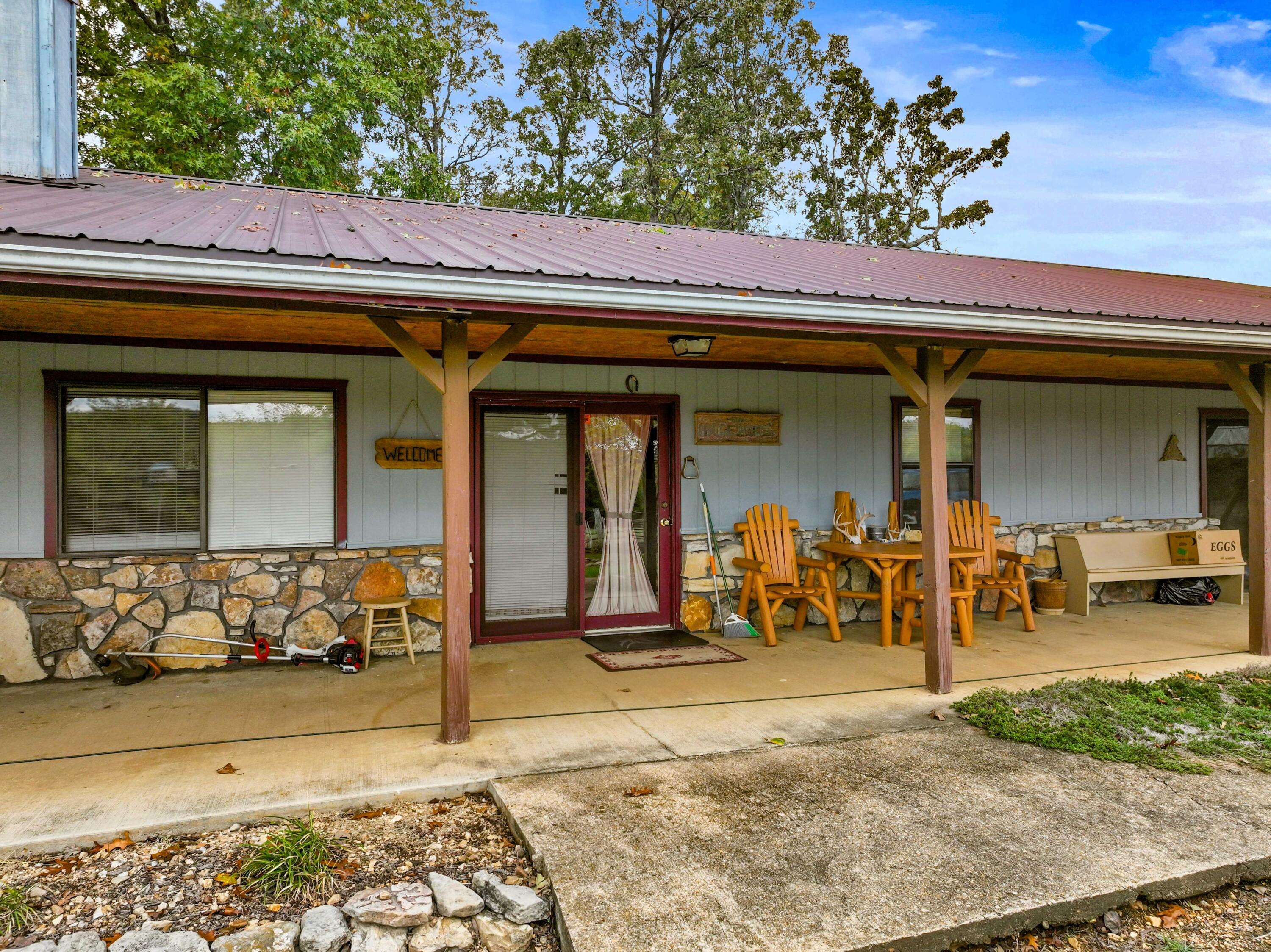 Theodosia, MO 65761,557 Hagewood LN