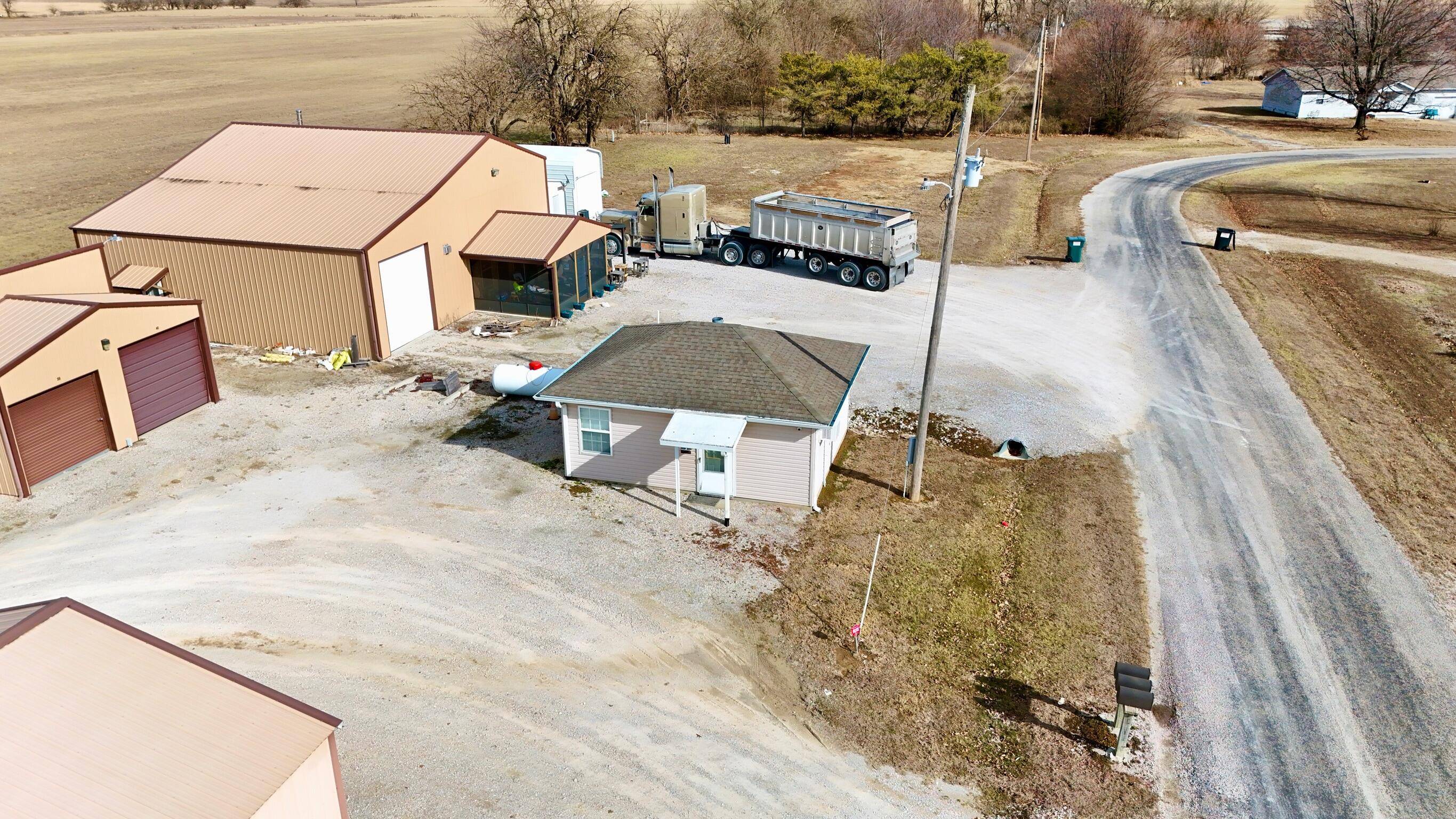 Bolivar, MO 65613,4886 S 139 Road
