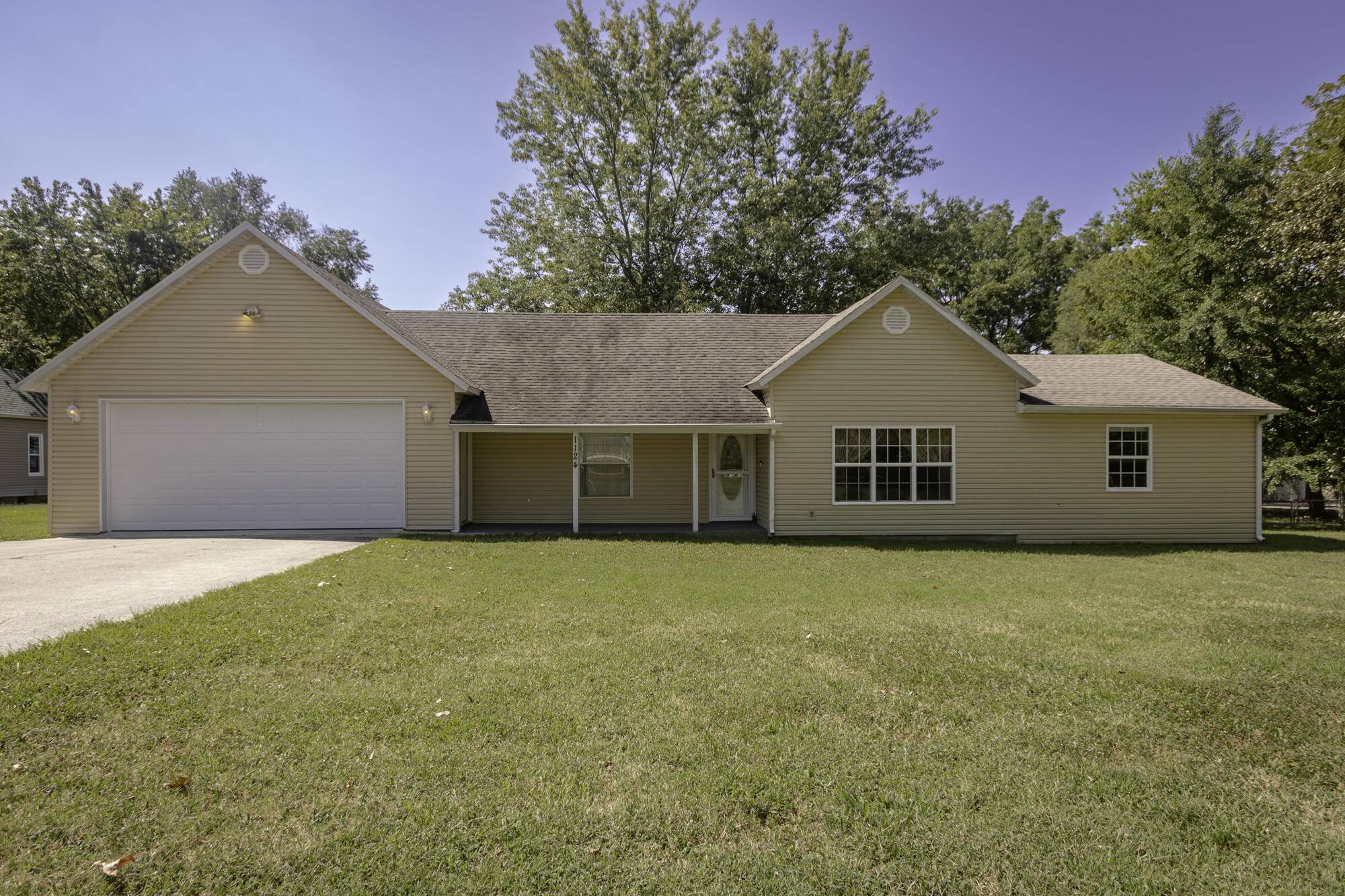 Morrisville, MO 65710,1124 W Elm Street