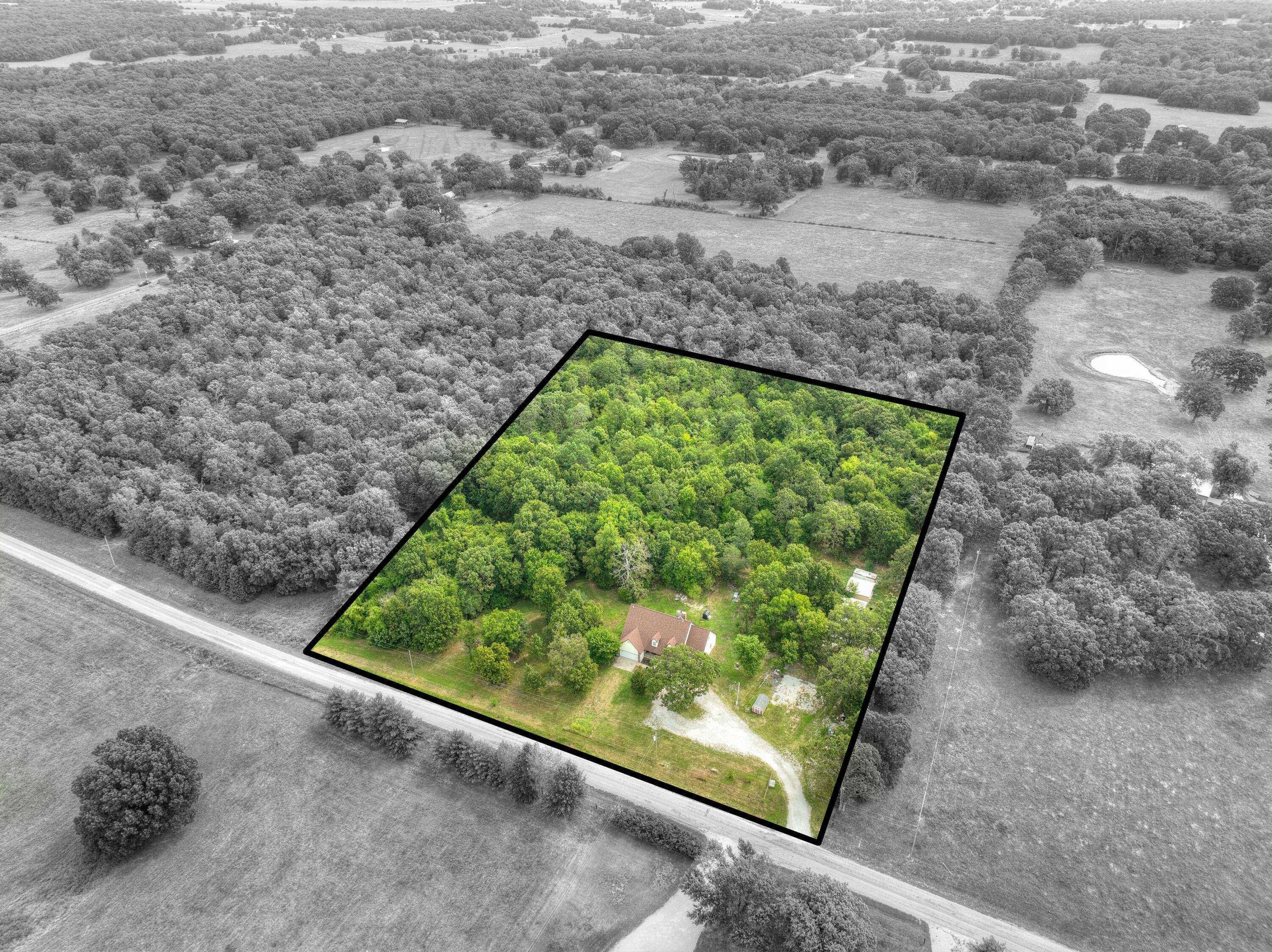 Neosho, MO 64850,14205 Goldfinch Road