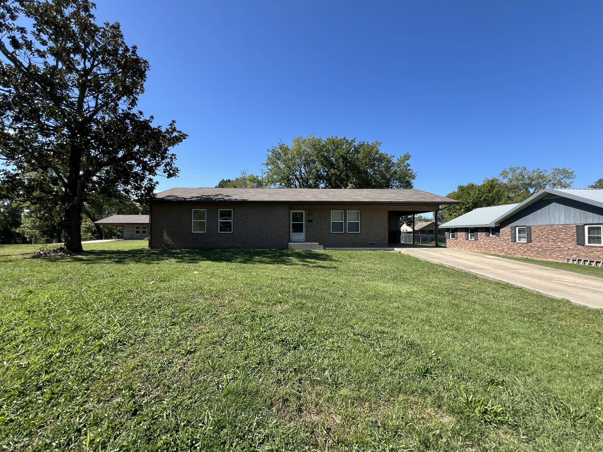 Willow Springs, MO 65793,328 E 4th Street