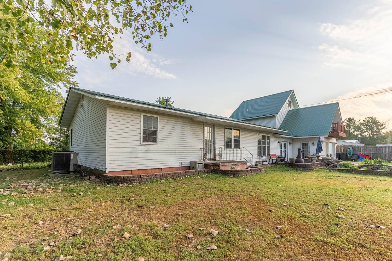 Mammoth Spring, AR 72554,17136 N 9 Highway
