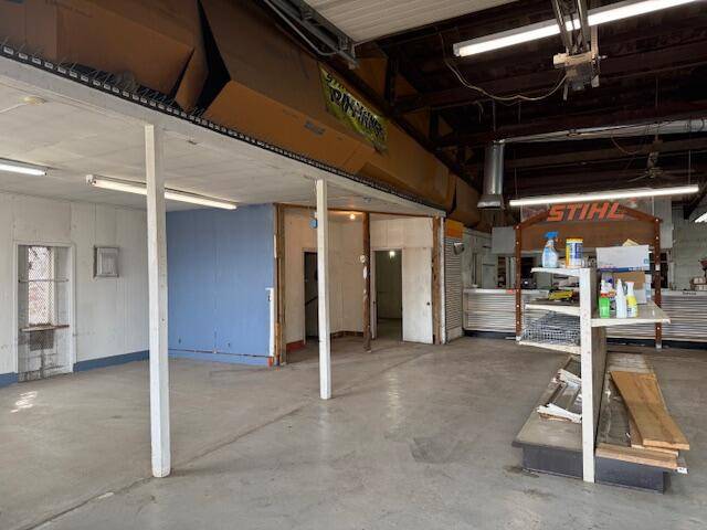Mountain View, MO 65548,104 South Pine Street