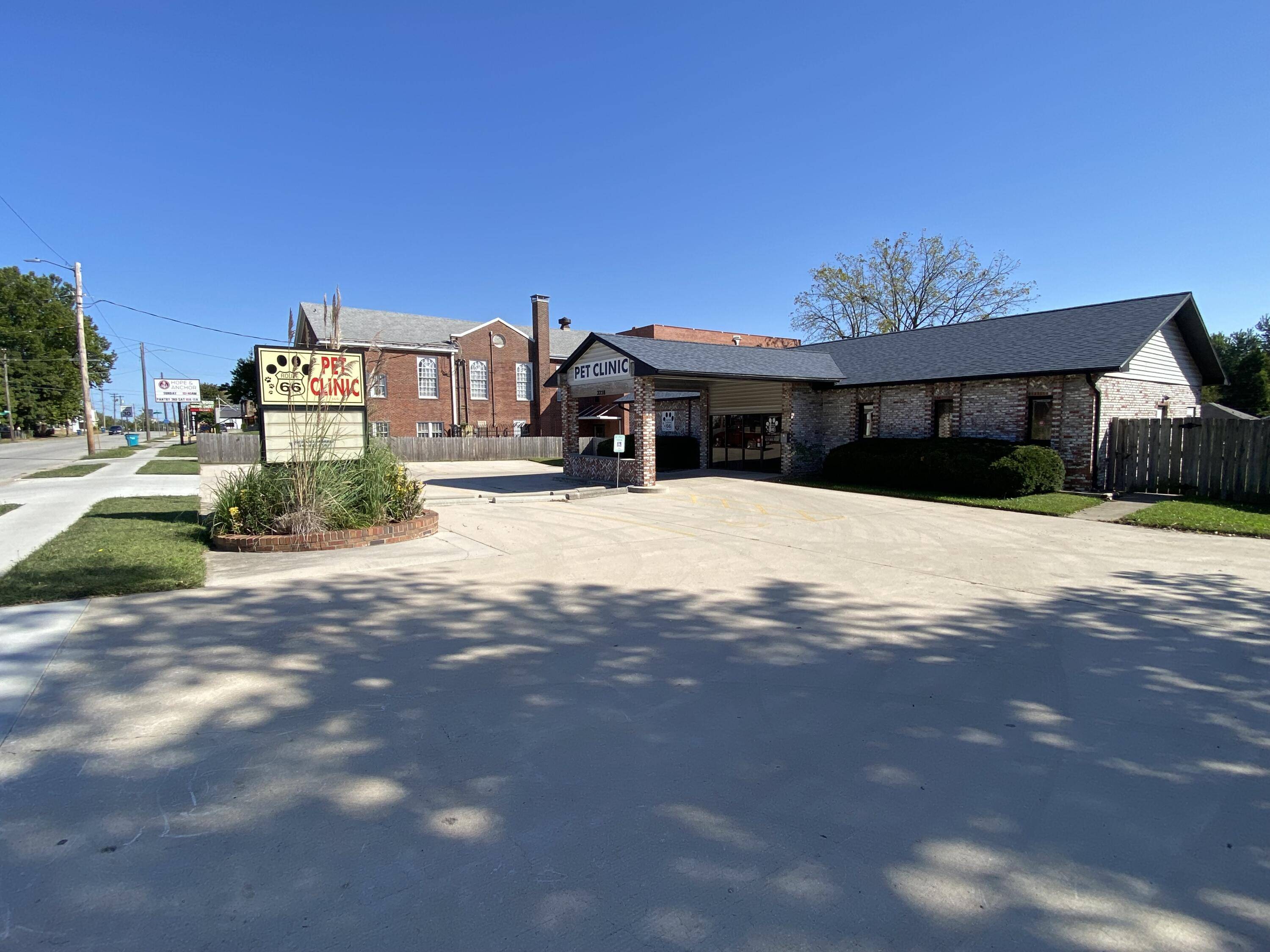 Springfield, MO 65806,2228 W College Street