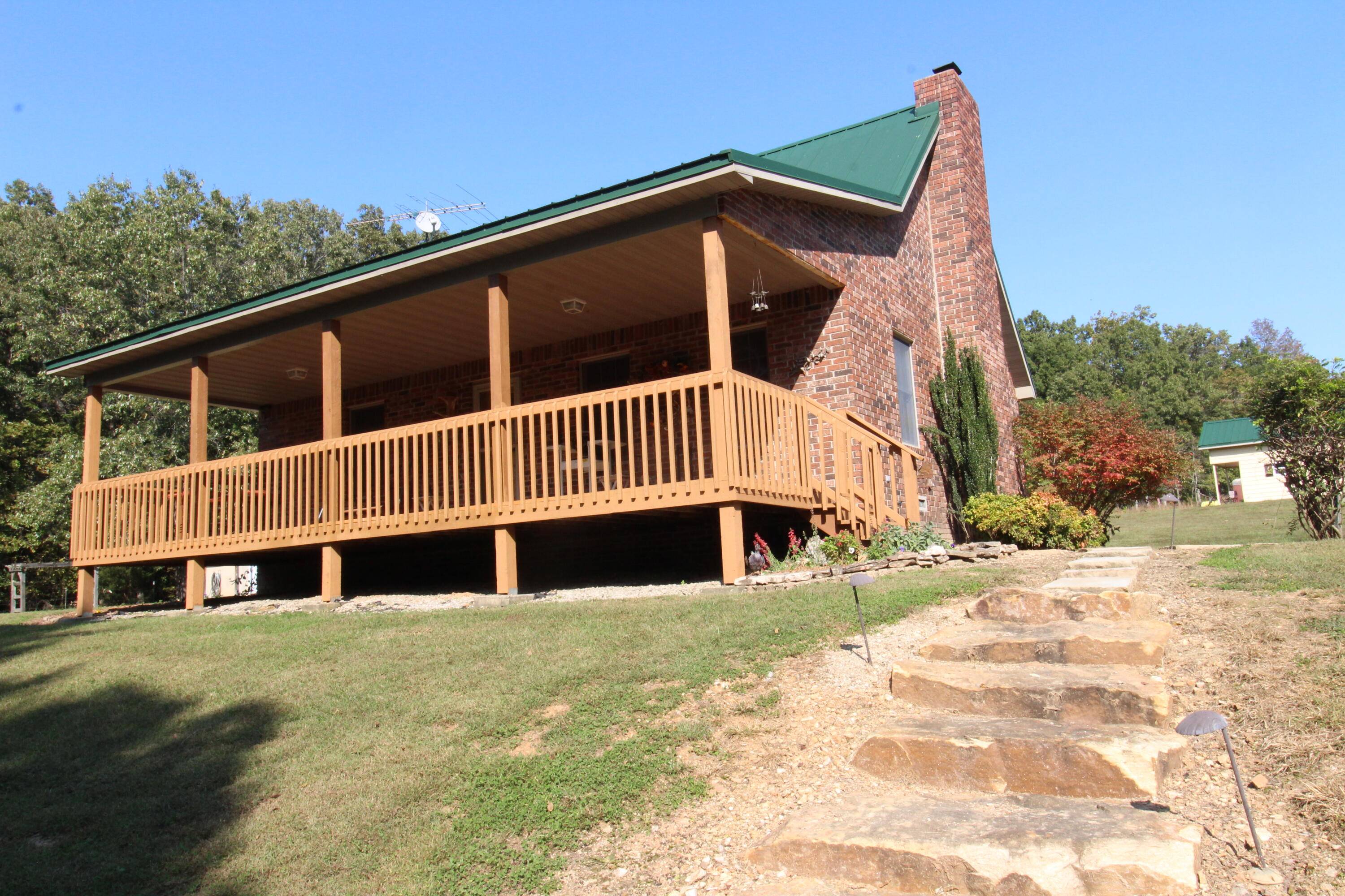 West Plains, MO 65775,5275 County Road 9720