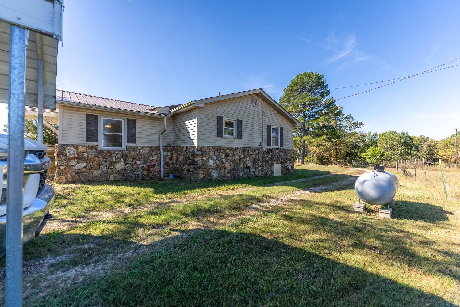 Hardy, AR 72542,567 New Hope Road