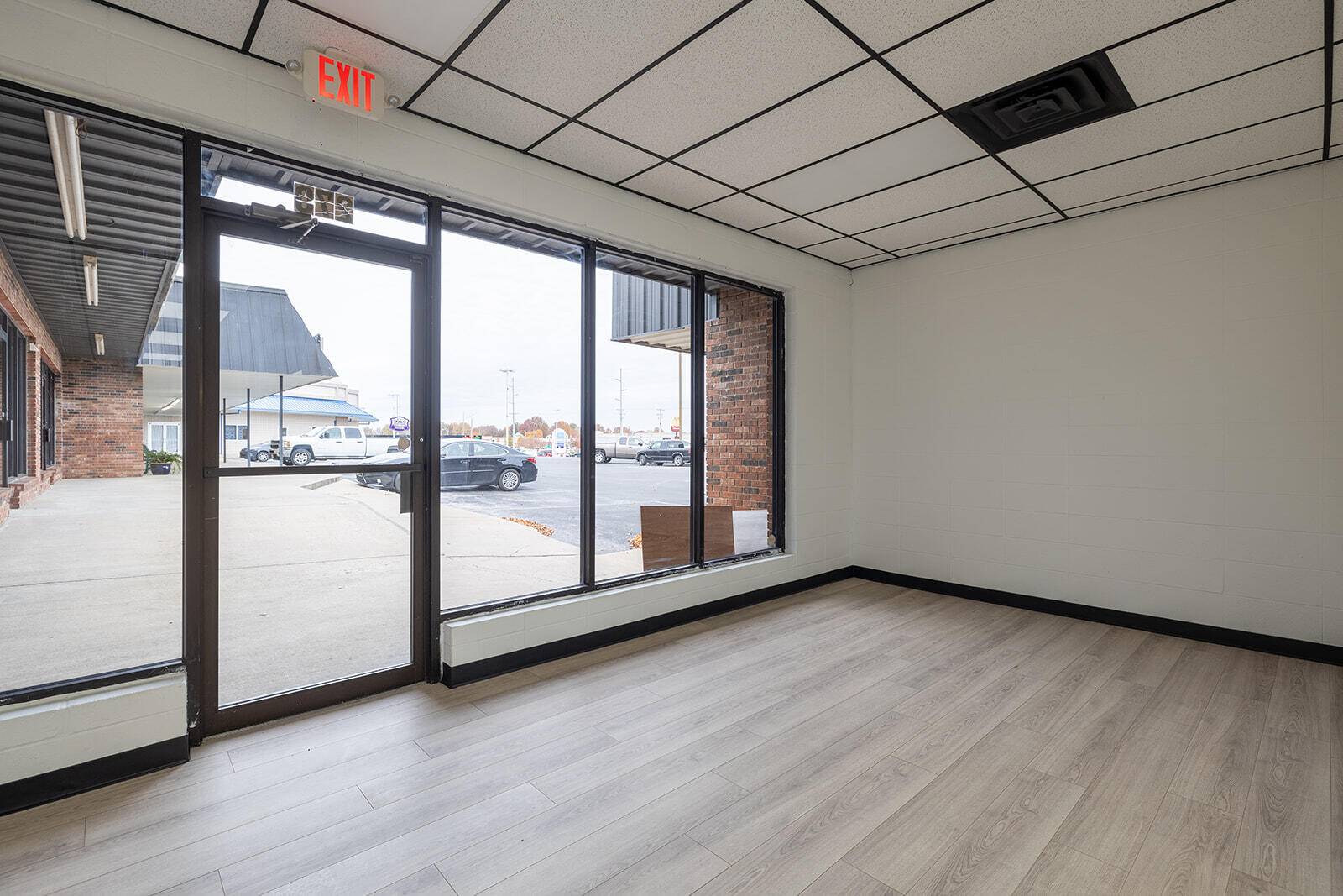 Nixa, MO 65714,270 W Mt Vernon St/107-109 S Fort Street