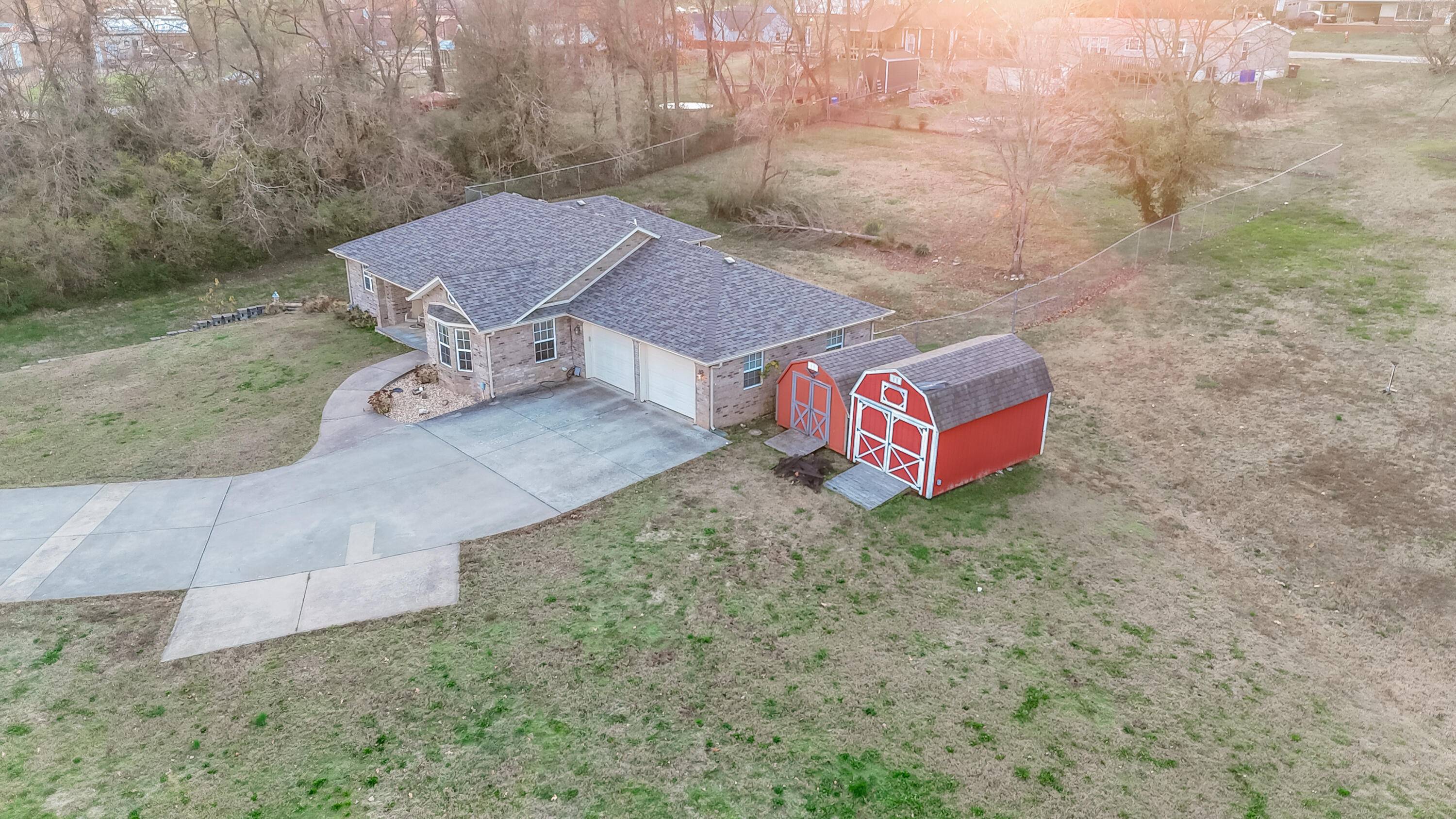 Cassville, MO 65625,107 N Spring Street