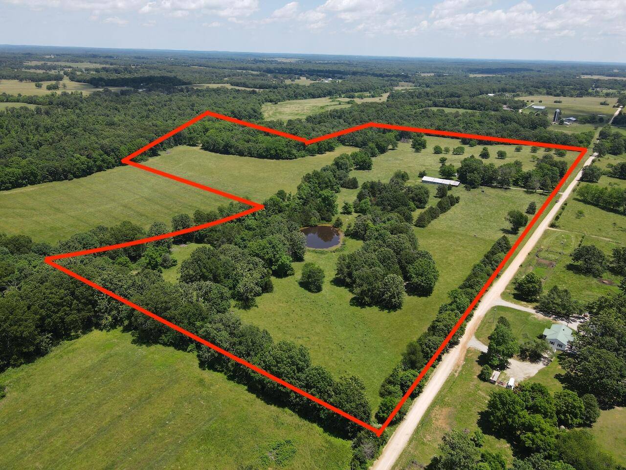 Pomona, MO 65789,6605 County Road 1940
