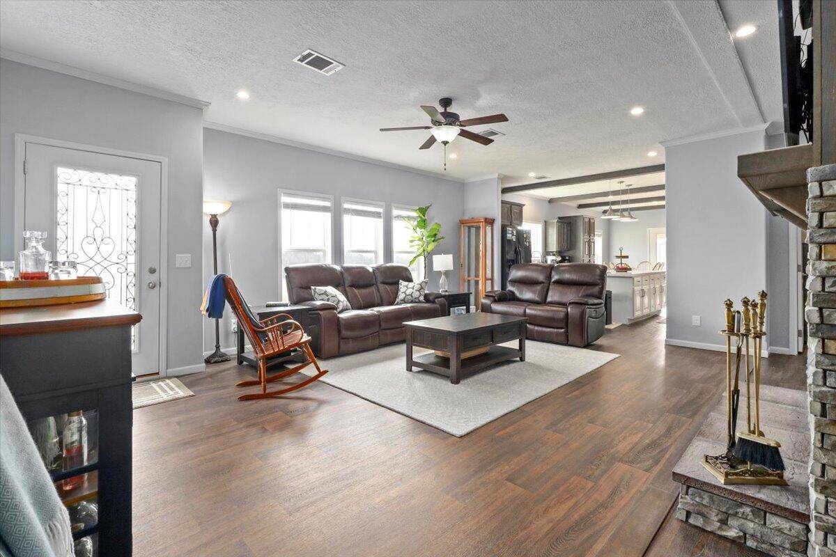 Mountain View, MO 65548,1243 County Road 2410
