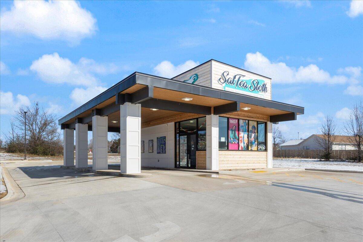 Rogers, AR 72758,1607 W New Hope Road