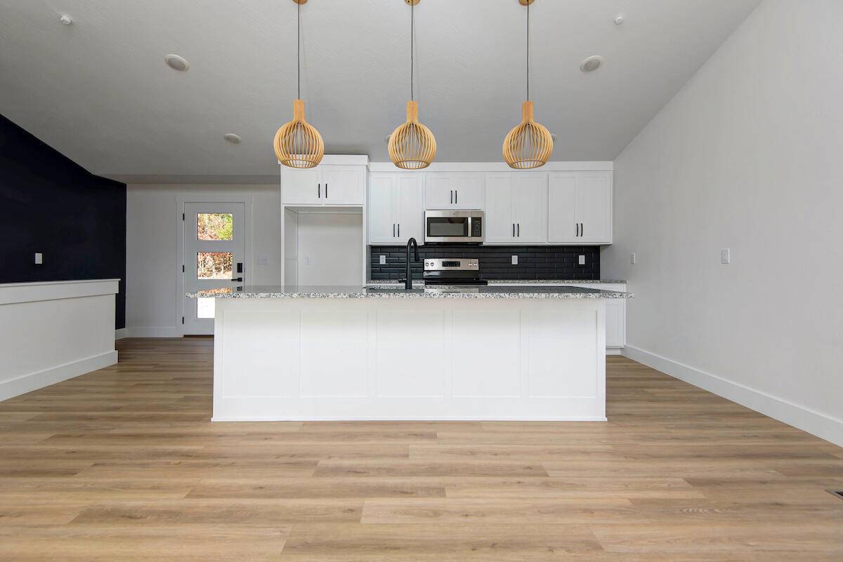 Reeds Spring, MO 65737,202 Vacation Lane #5
