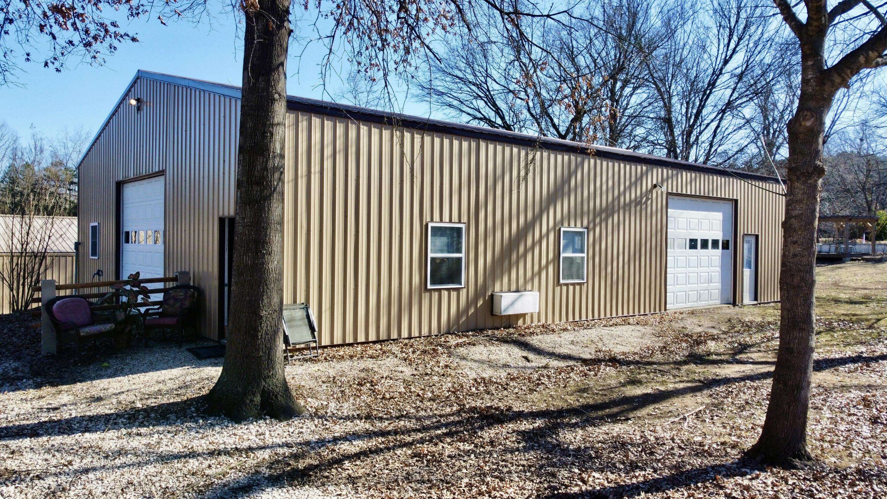 Van Buren, MO 63965,111 E Carter