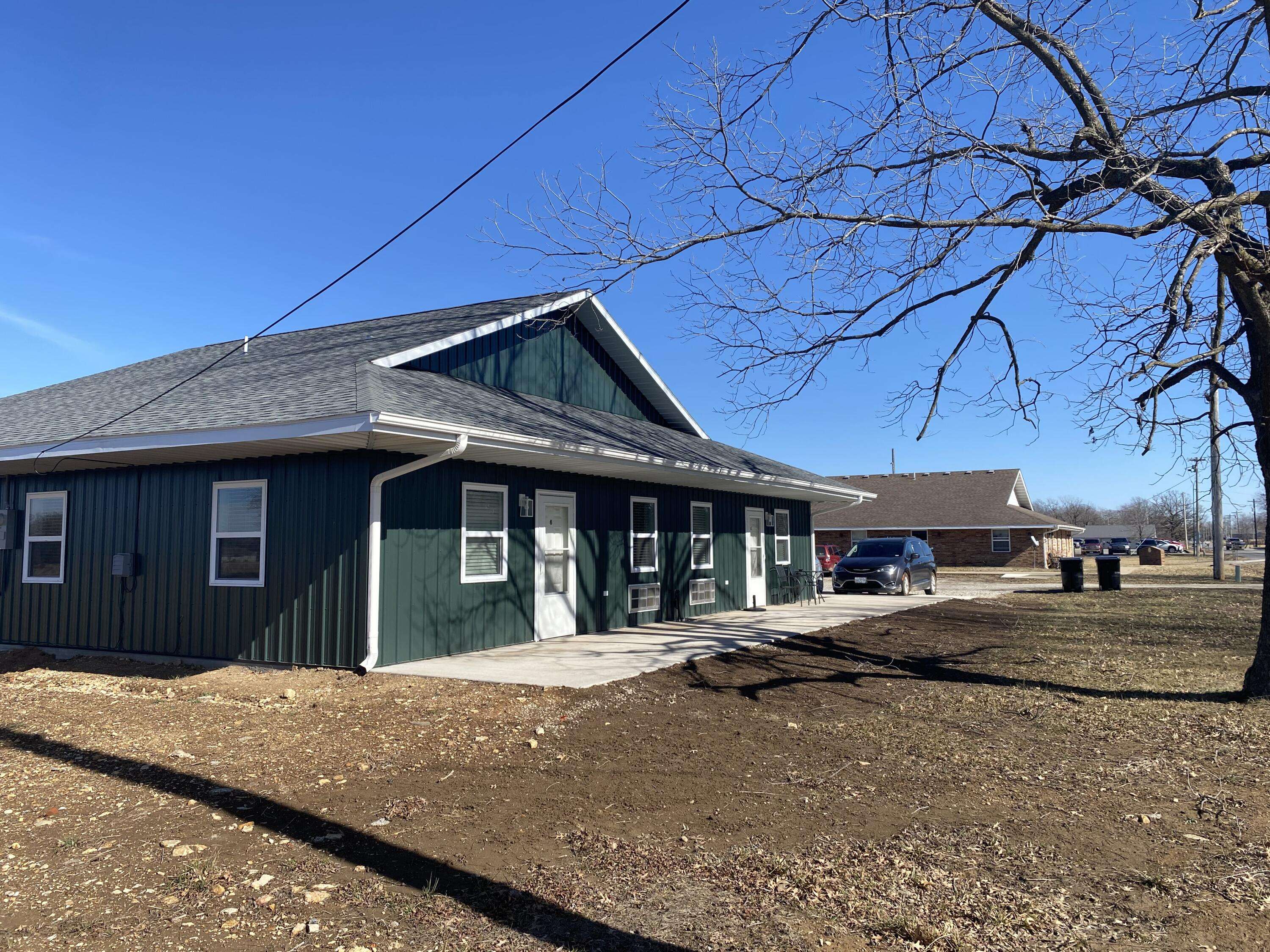 Seymour, MO 65746,885 W Thoroughfare Street #1-8